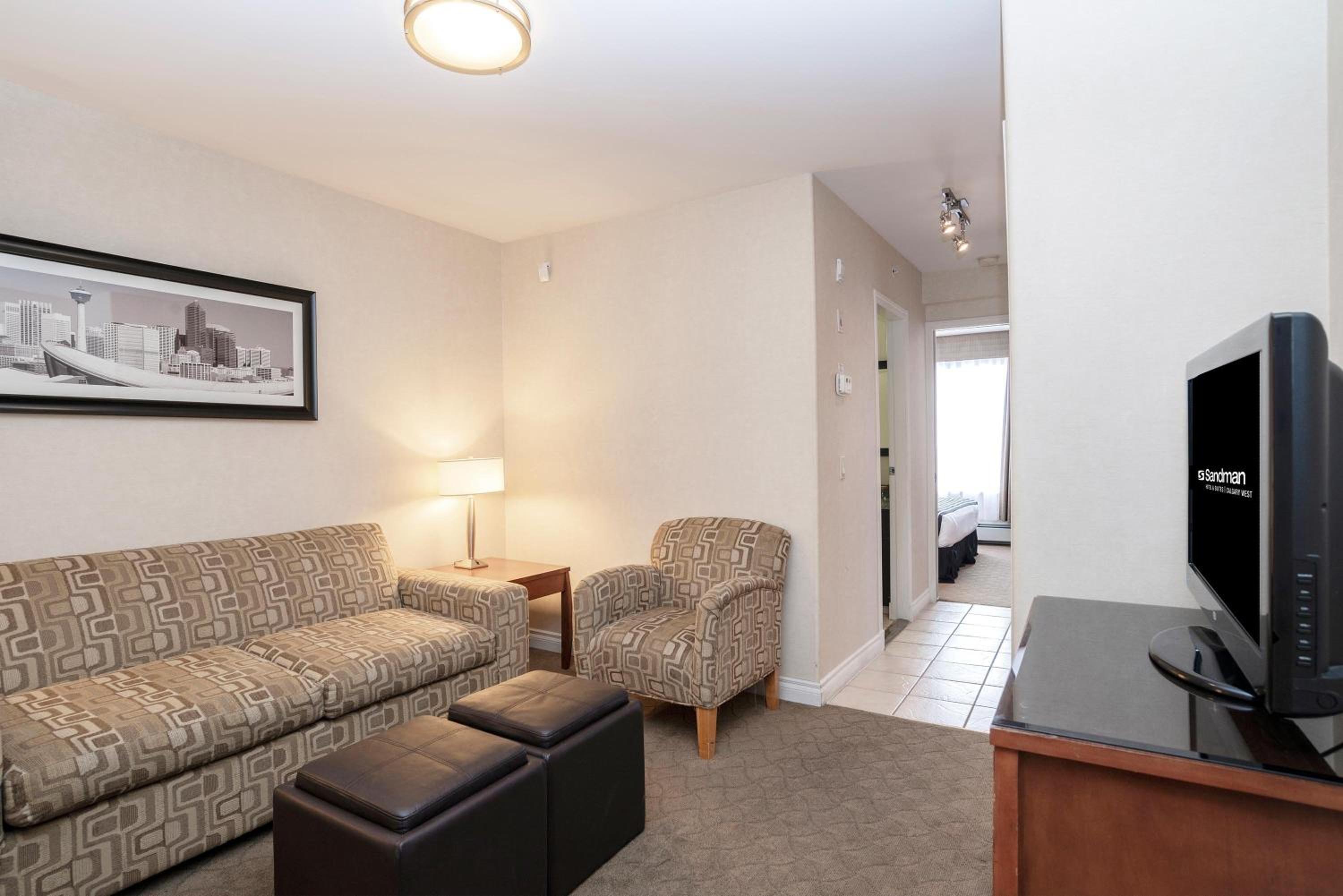 Standard Suite, 1 King Bed, Sofa Bed, Kitchenette - Photo 3
