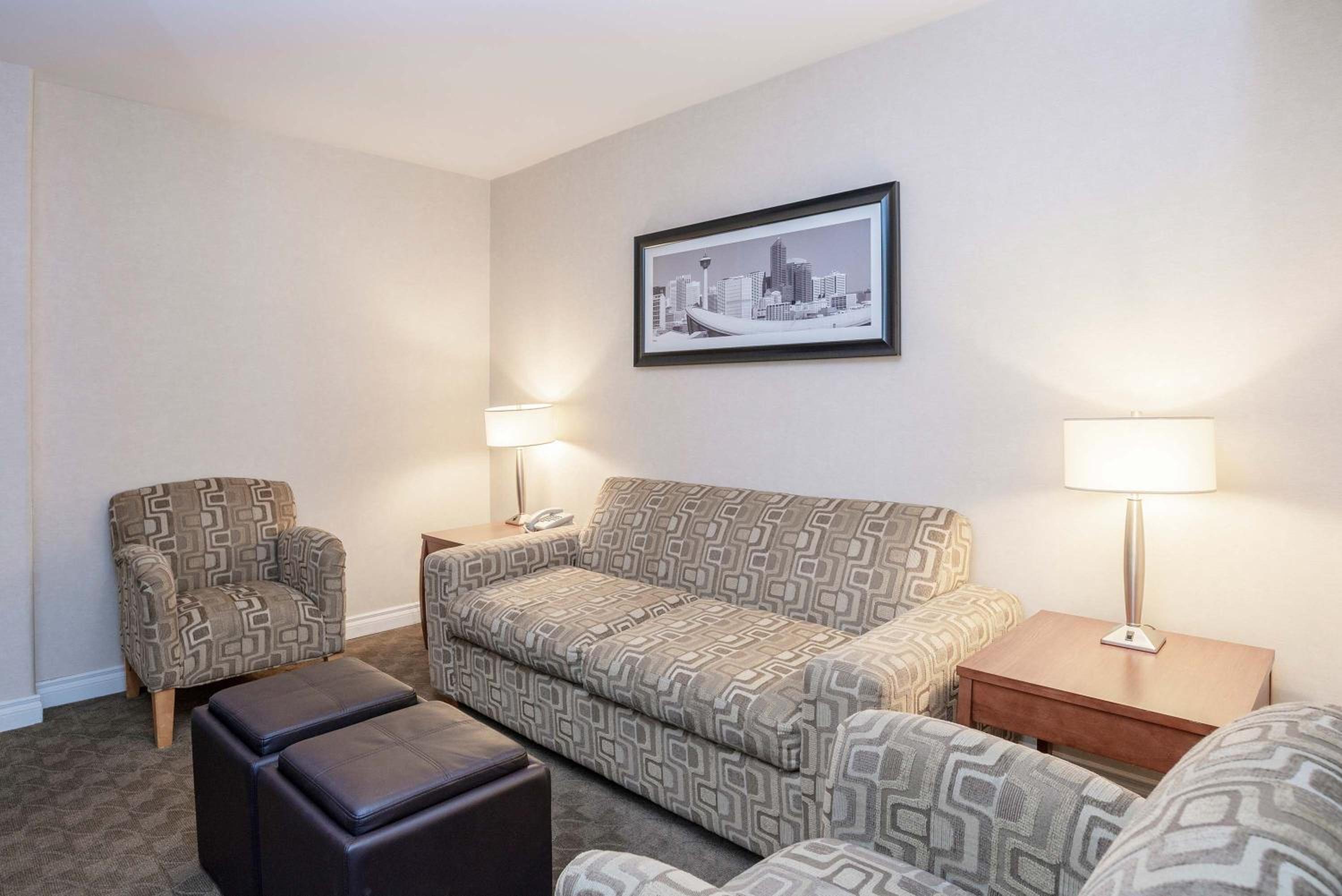 Standard Suite, 1 King Bed, Sofa Bed, Kitchenette - Photo 2
