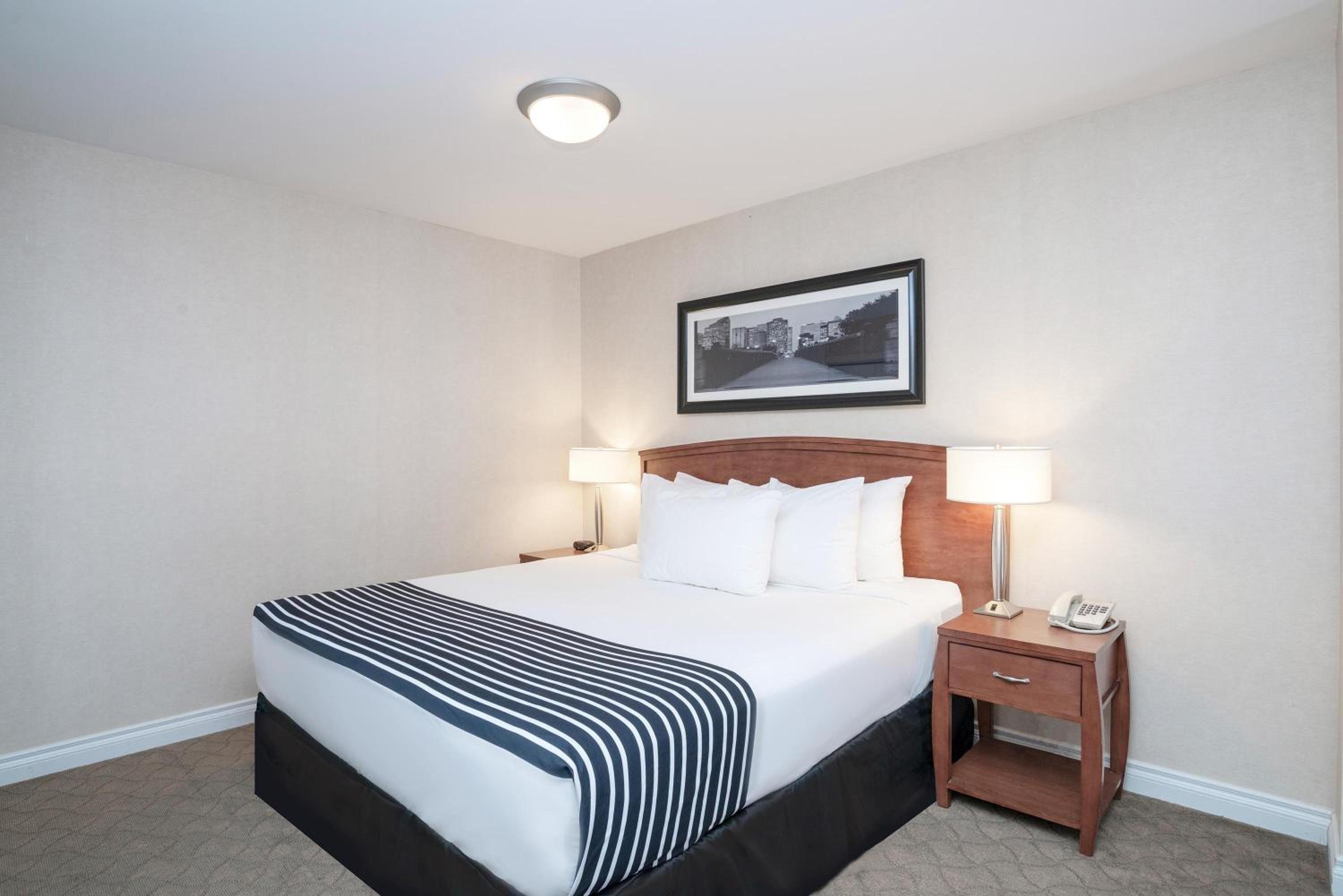 Loft Suite, 1 King Bed, Sofa Bed, Kitchenette - Photo 1