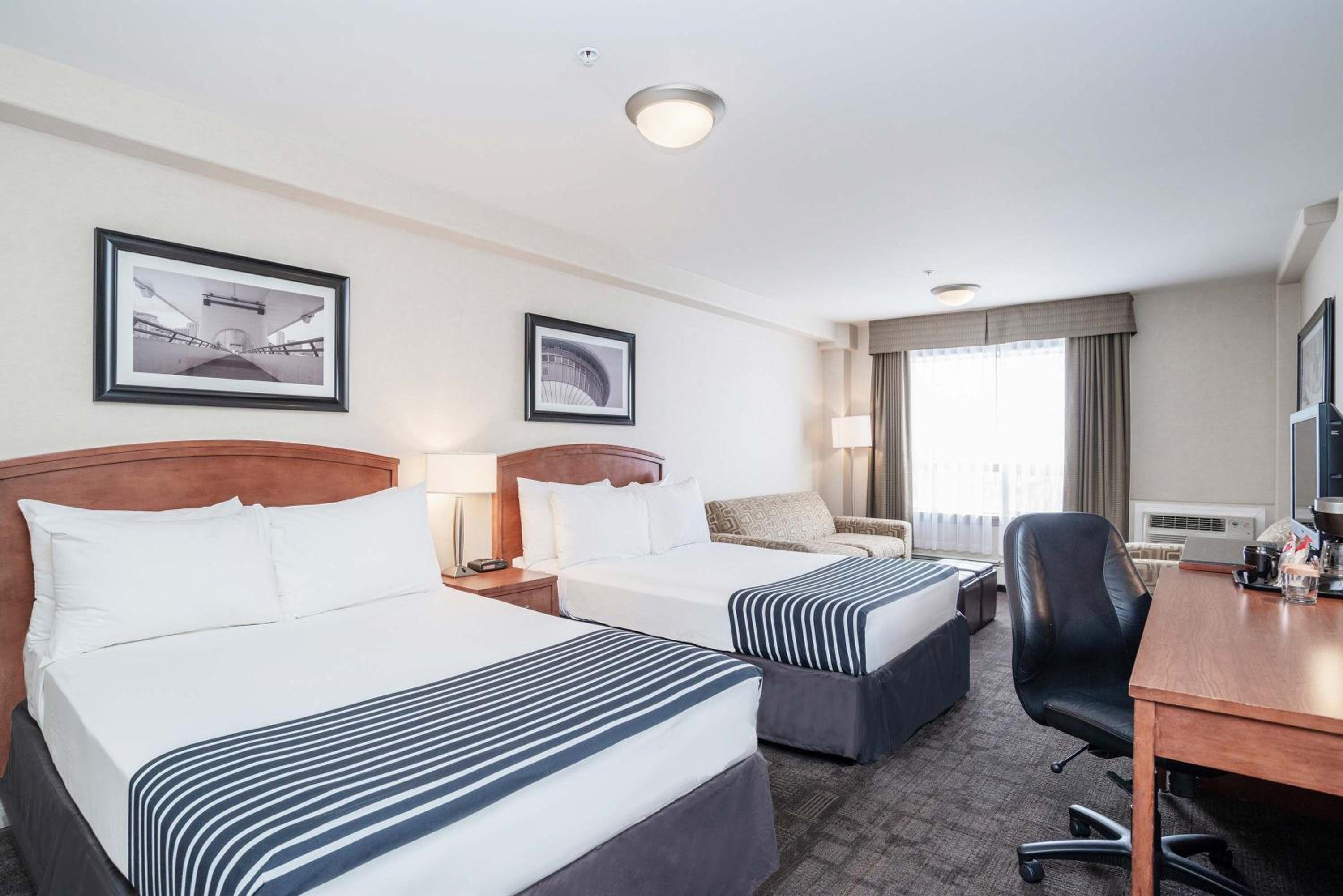Standard Room, 2 Double Beds, Sofa Bed - Photo 1