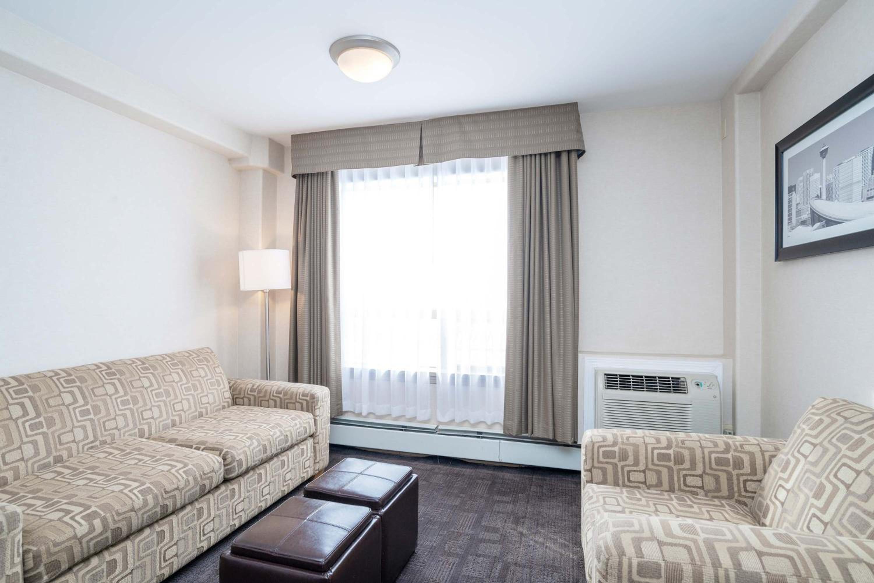 Standard Room, 2 Double Beds, Sofa Bed - Photo 4