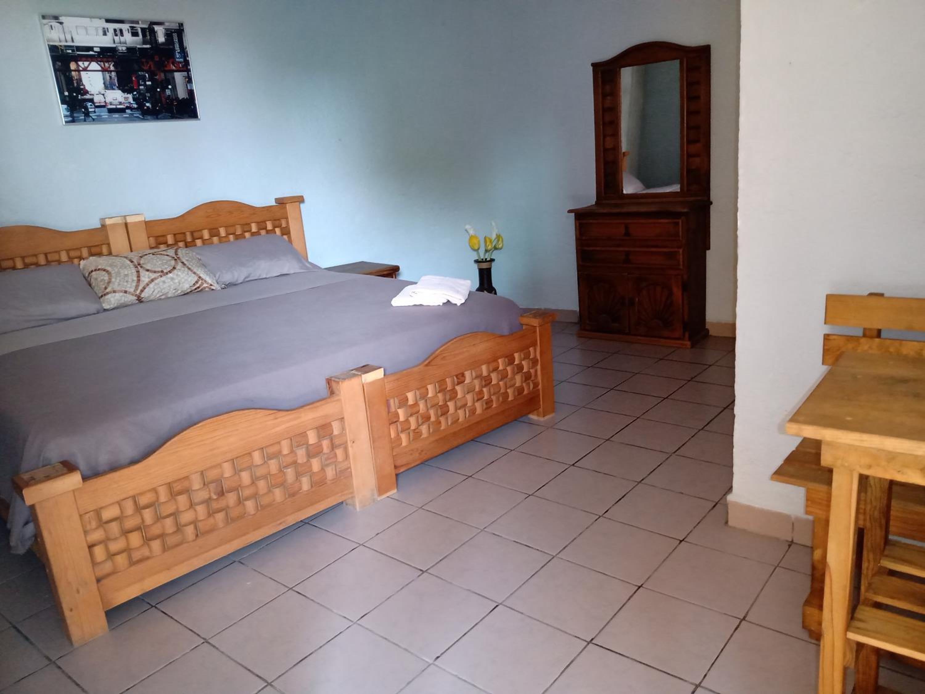 Standard King Room - Photo 2