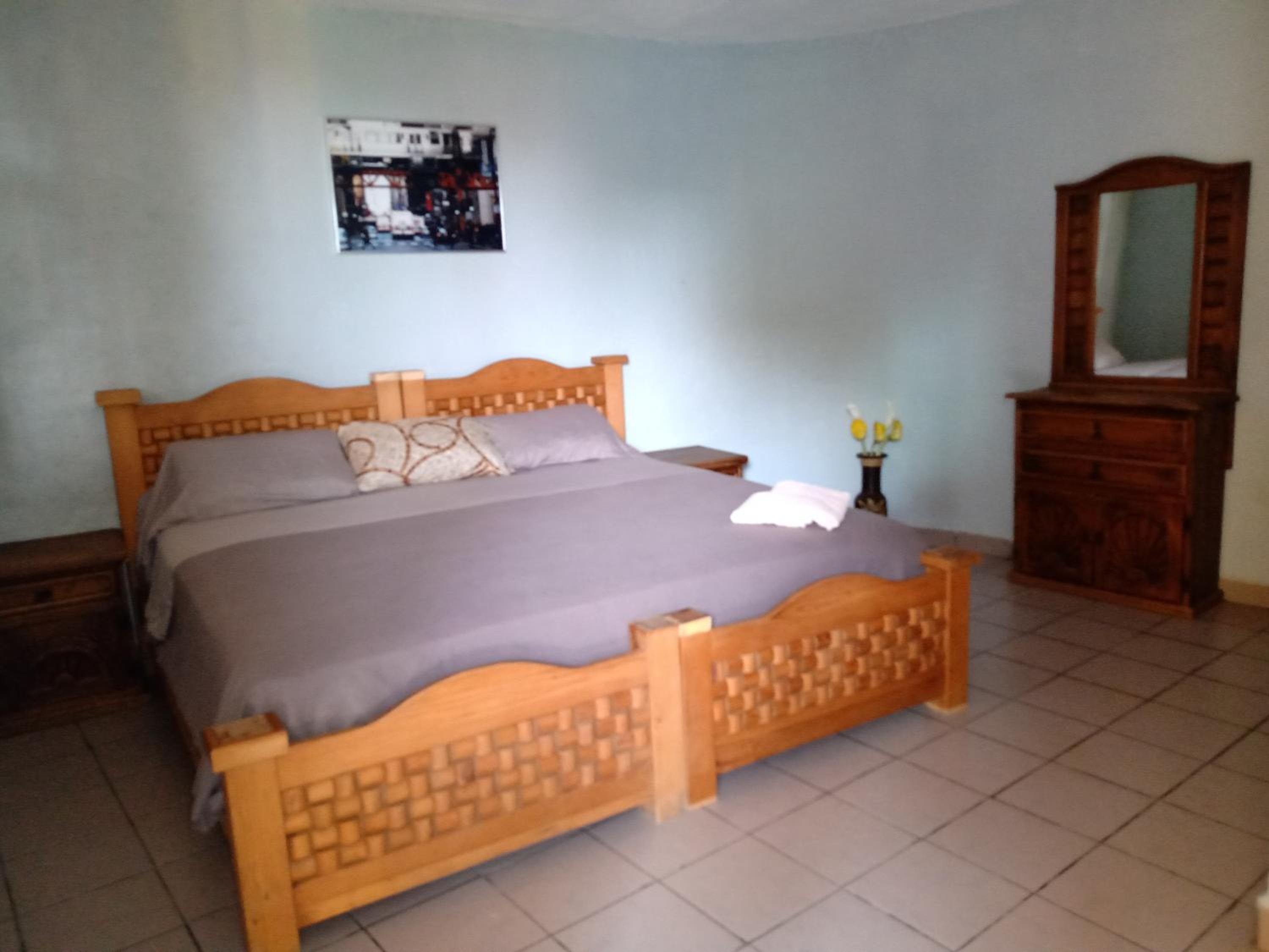 Standard King Room - Photo 6