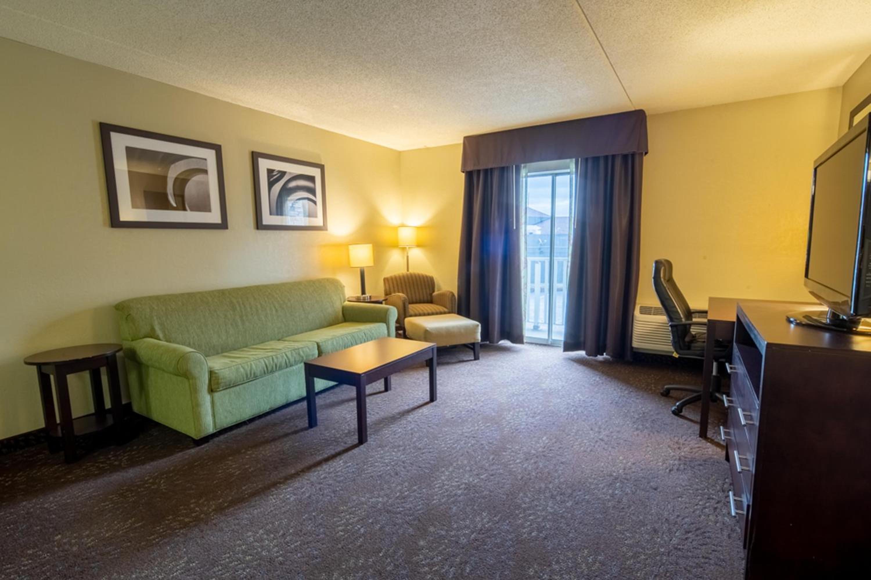 King Suite - Photo 2
