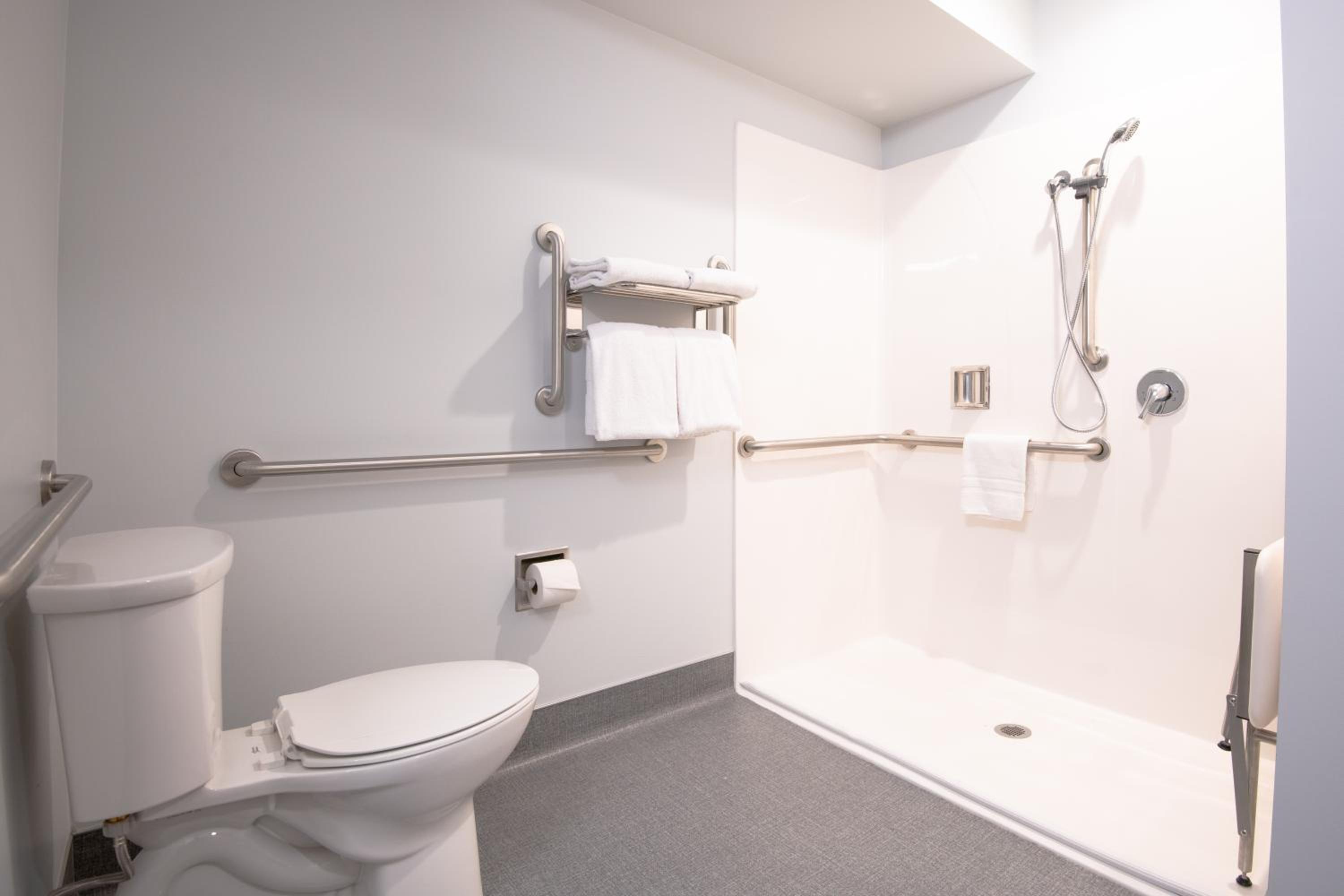 King Room - Disability Access photo 2