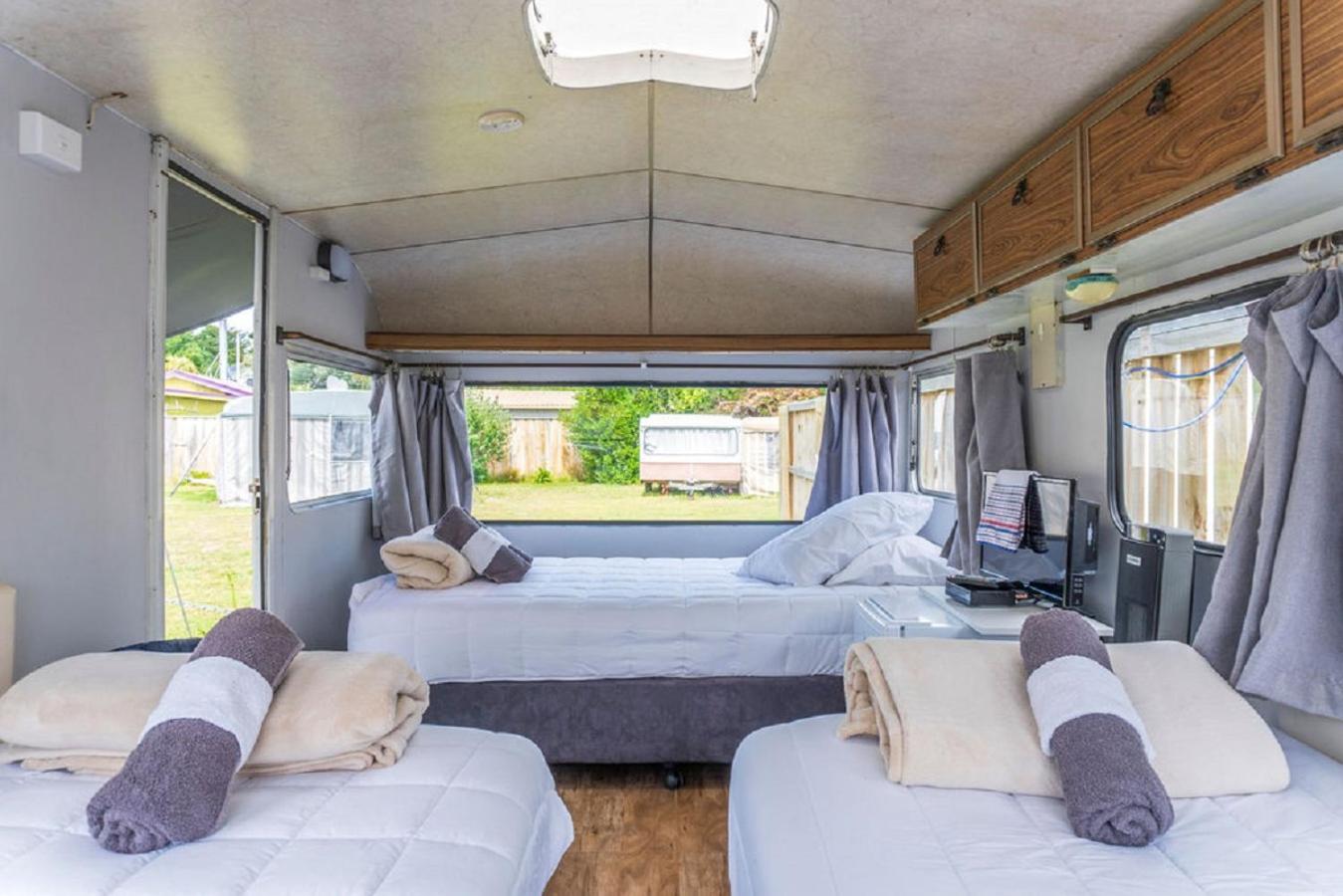 Family Caravan - Photo 1