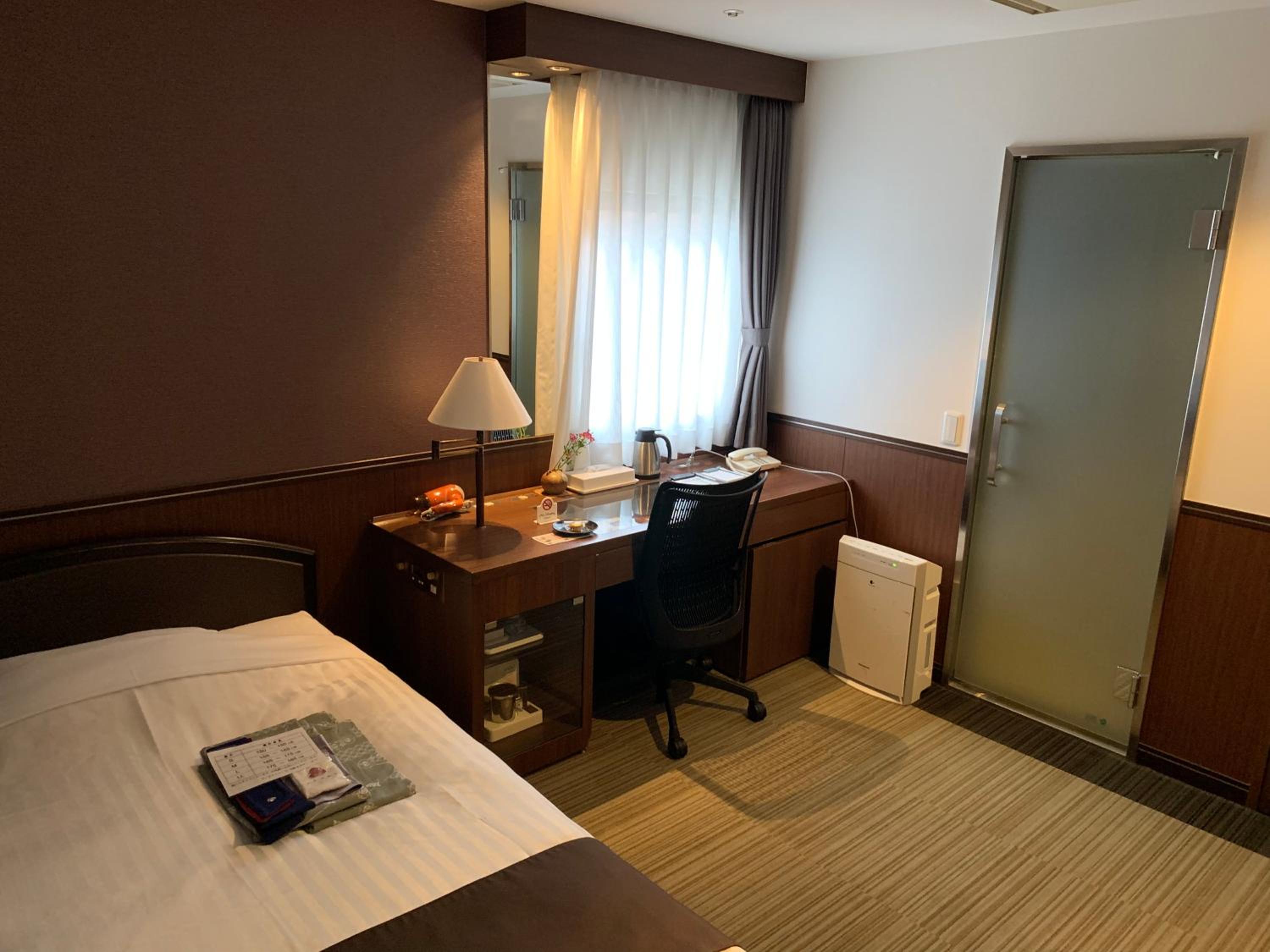 Single Room - Non-Smoking photo 2