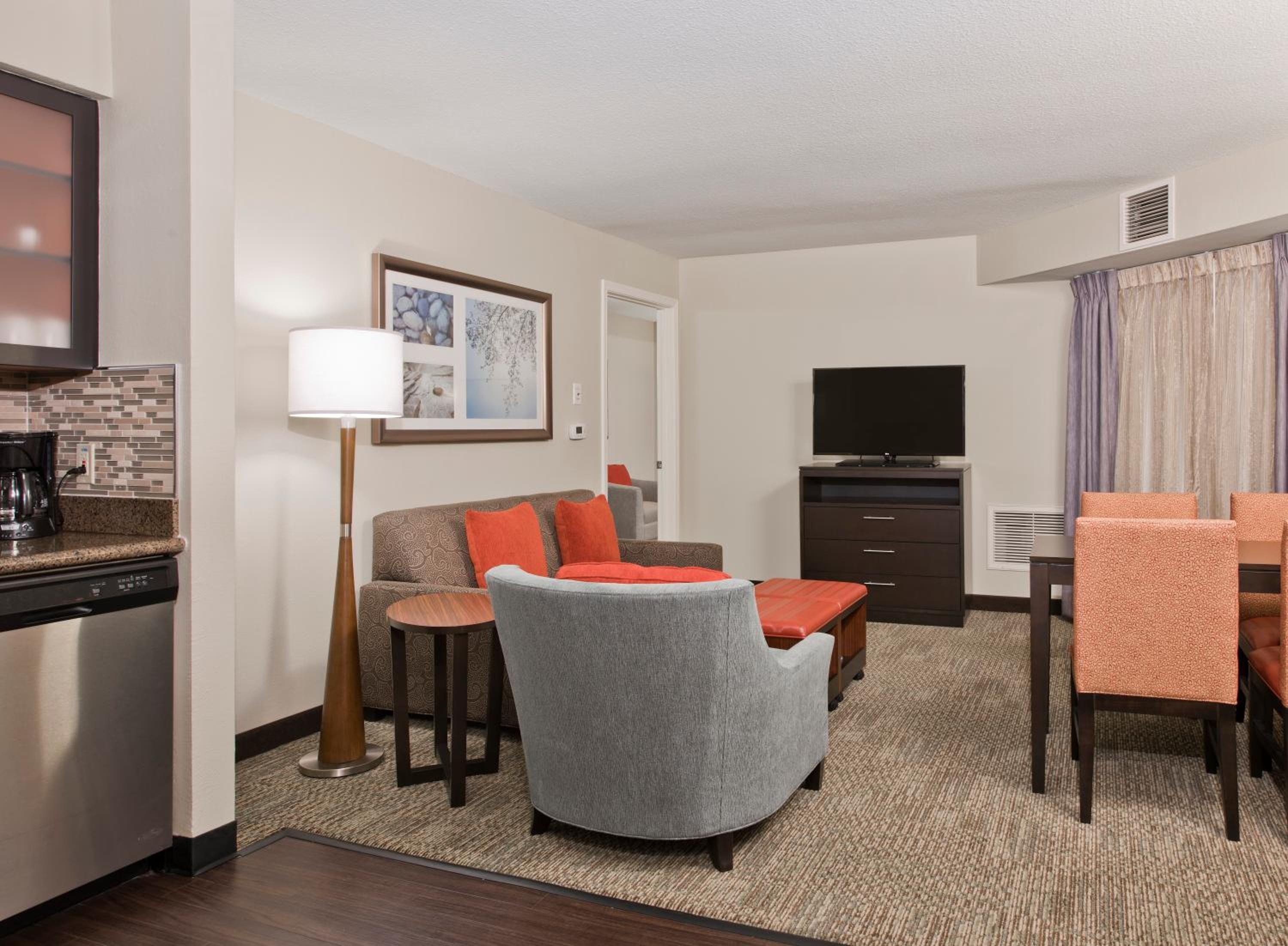 Two-Bedroom Suite with Oner King Bed and One Queen Bed - Photo 2