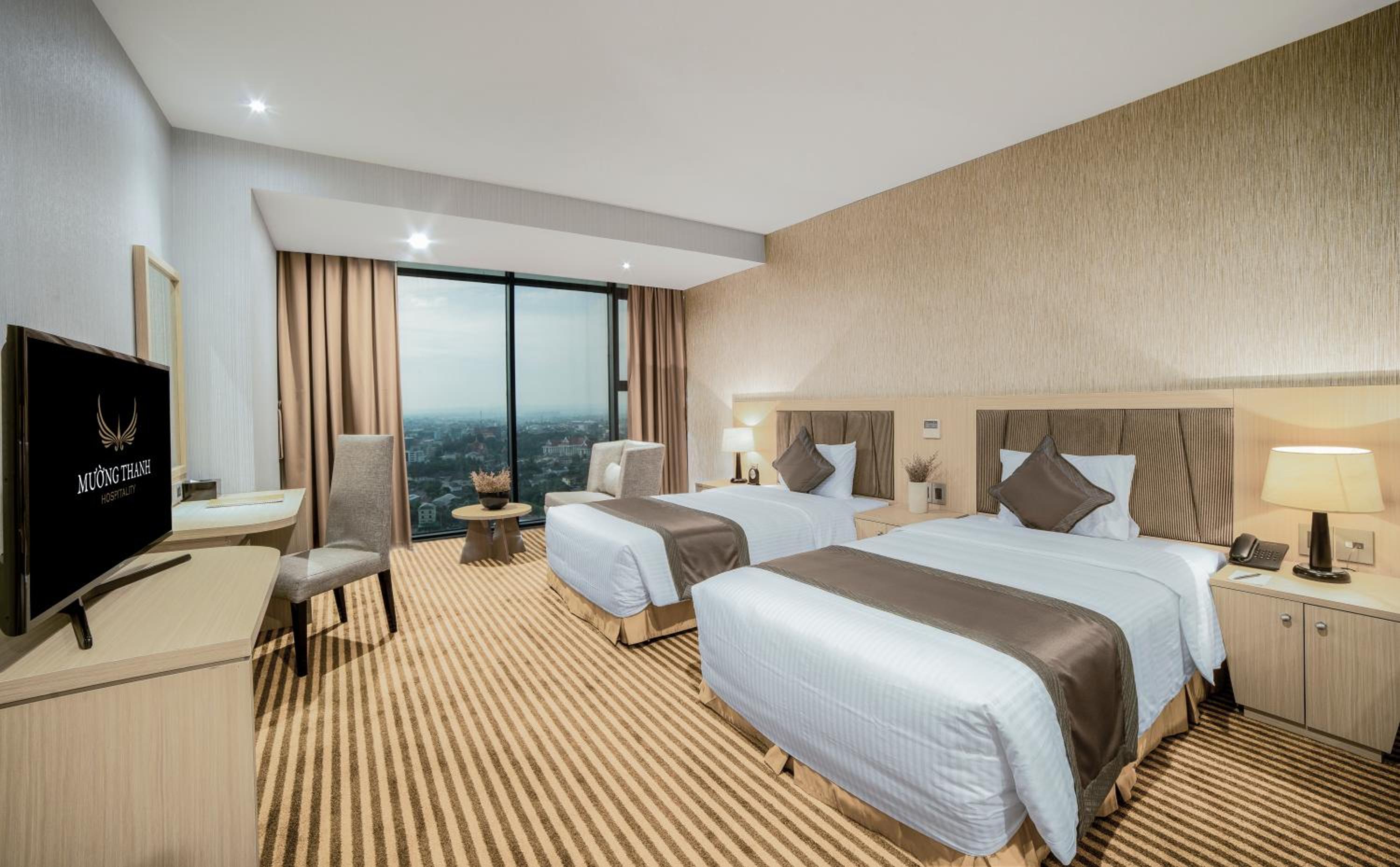 Deluxe Twin Room with City View photo 1