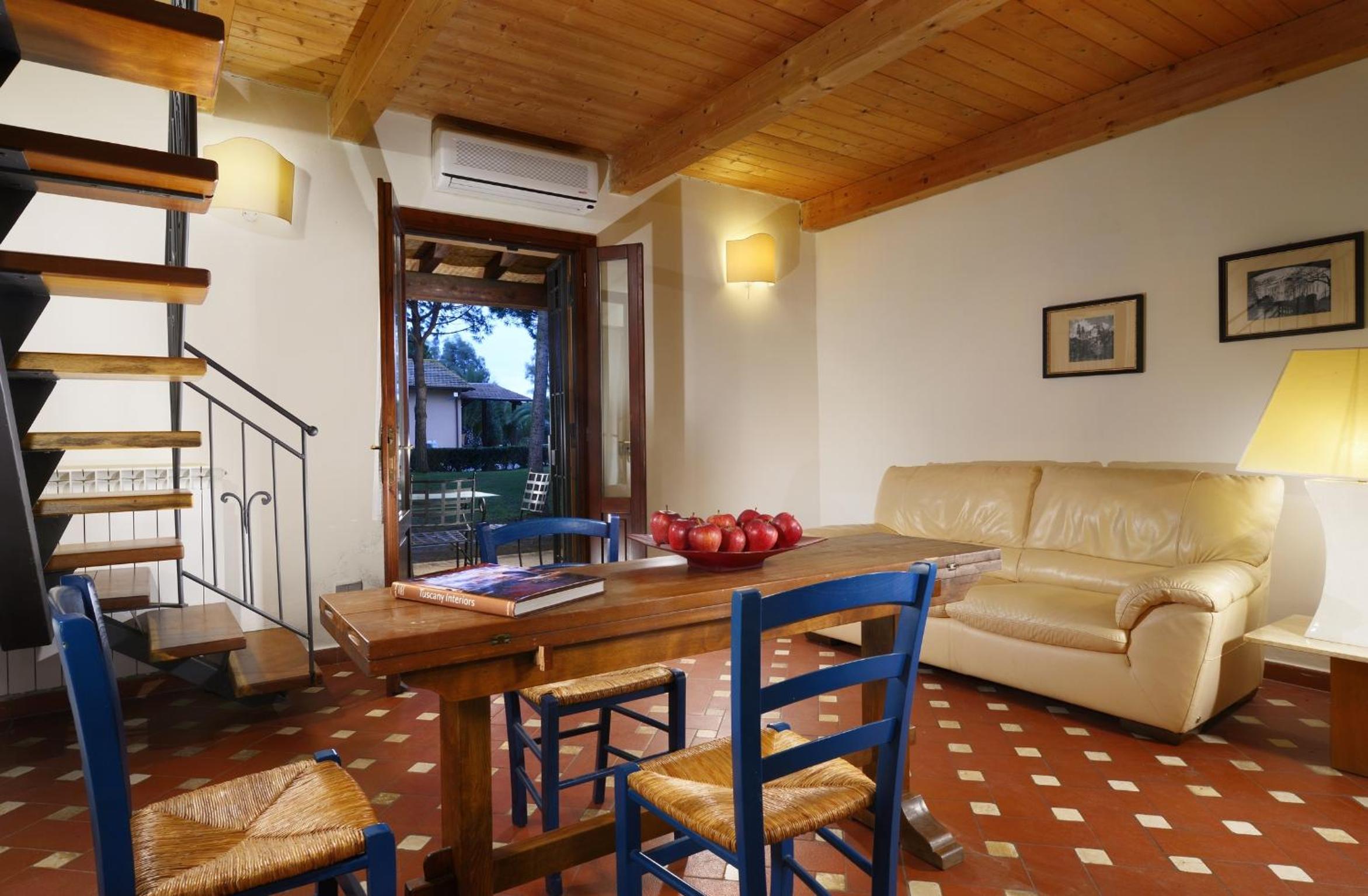 Superior Three-Bedroom Apartment - Photo 4