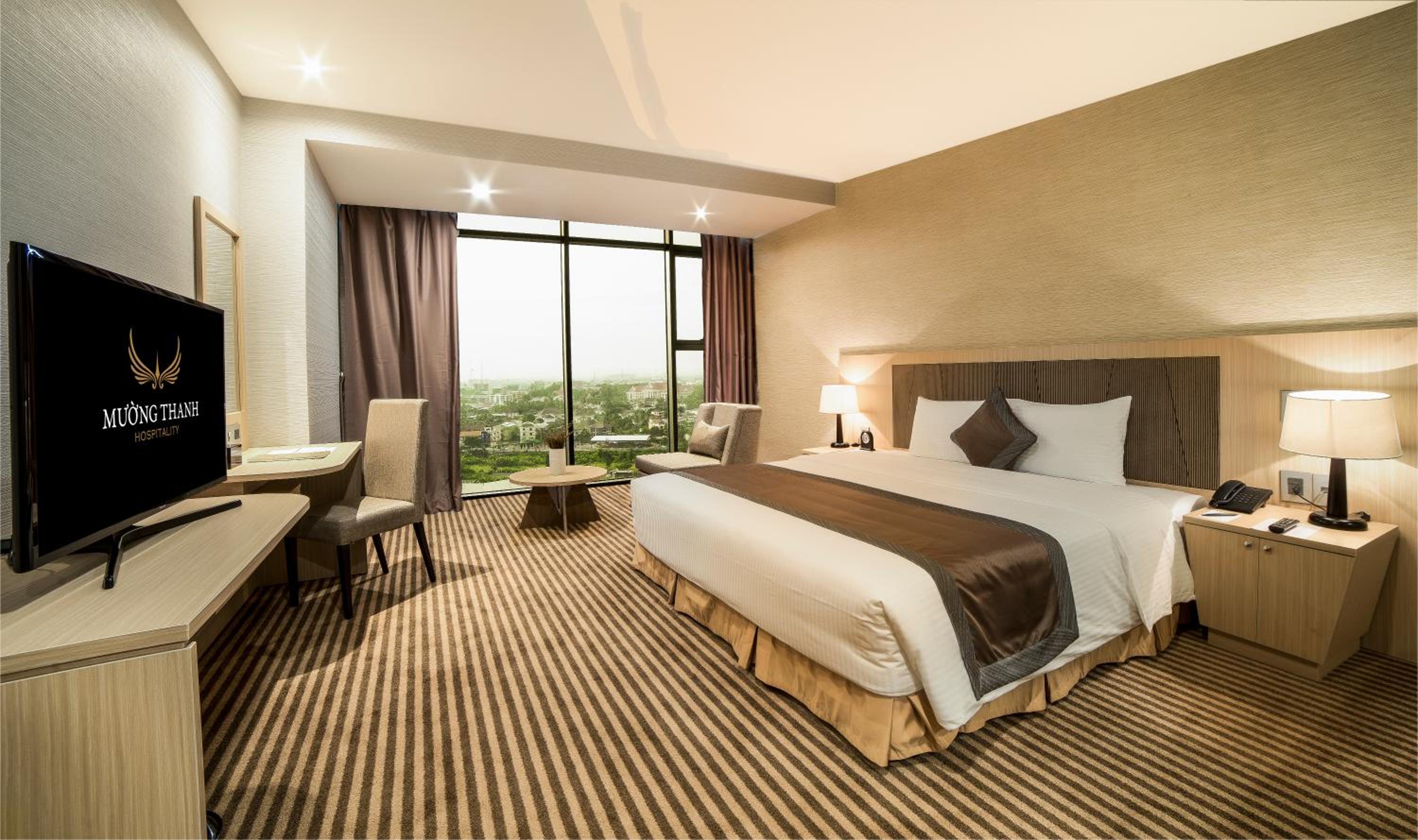 Deluxe Double Room with City View photo 3