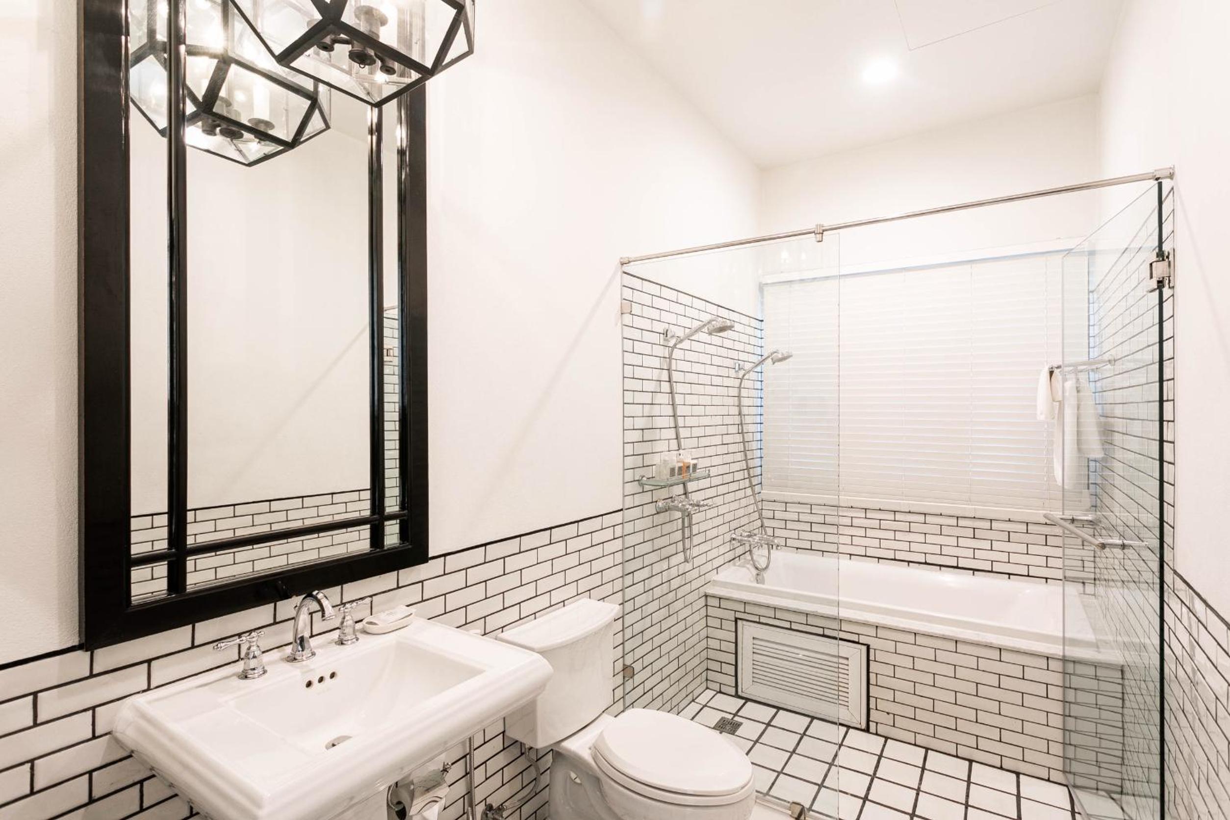 Deluxe Double or Twin Room - Photo 2