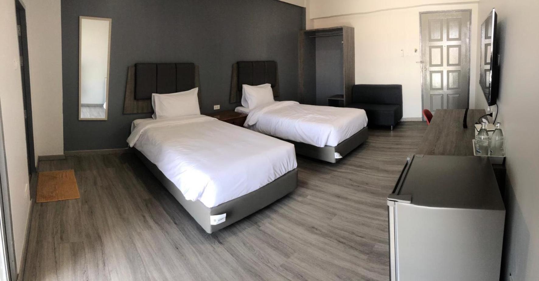 Deluxe Twin Room - Photo 5