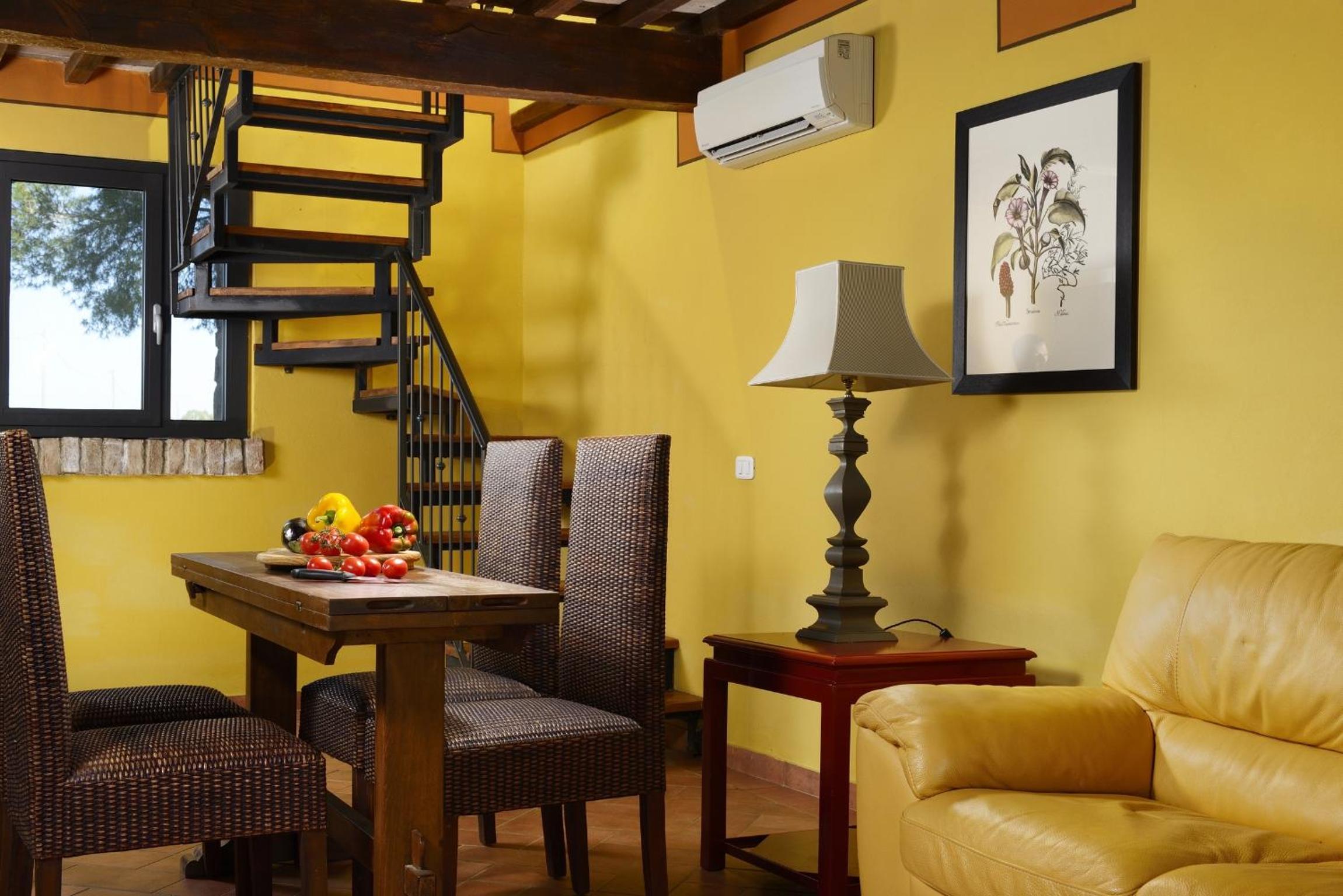 Superior Two-Bedroom Apartment - Separate Building - Photo 12