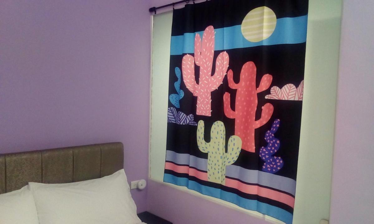 Queen Room photo 2