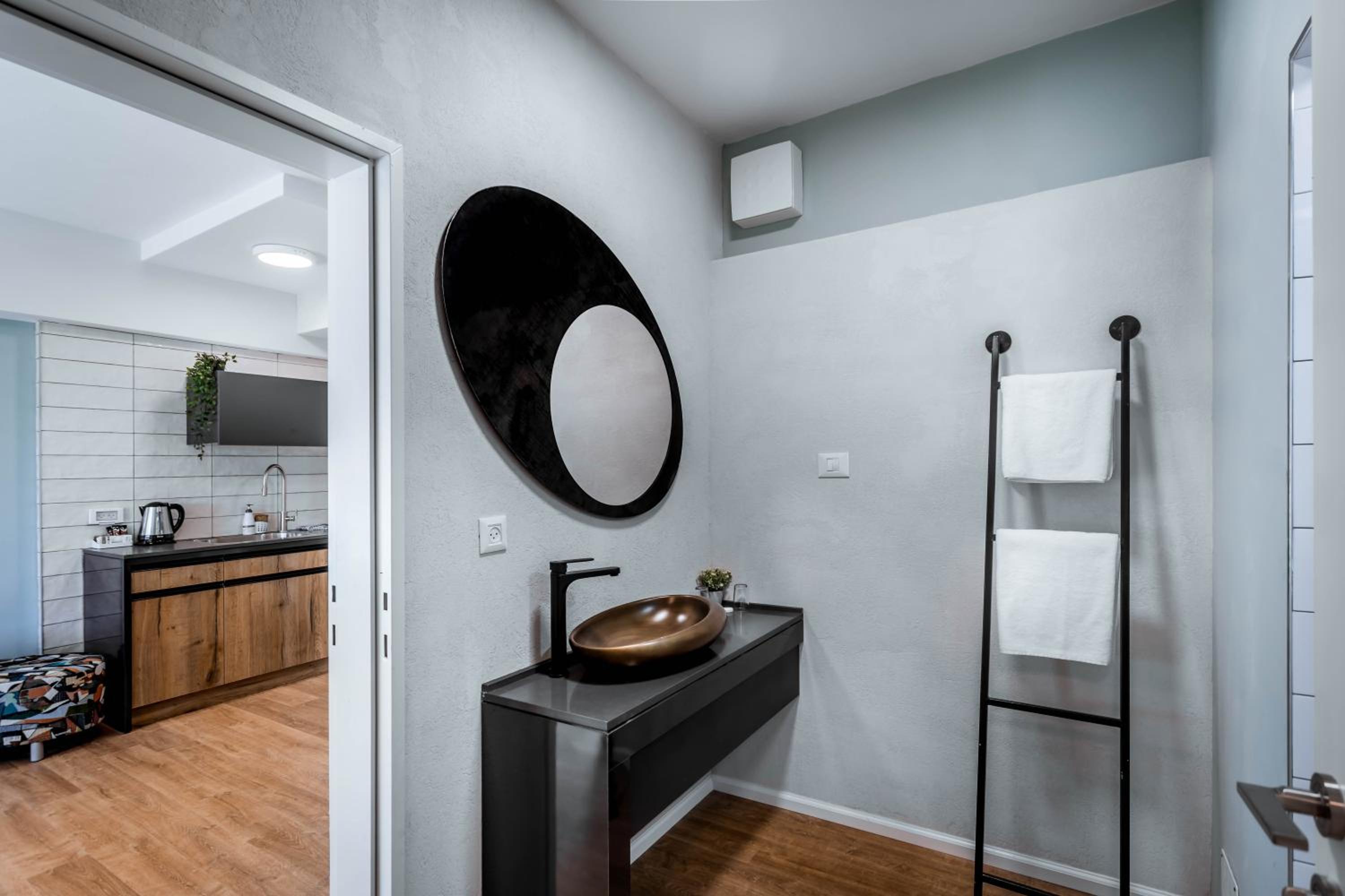 Rare Two-Bedroom Garden Apartment with Pool Exit photo 2