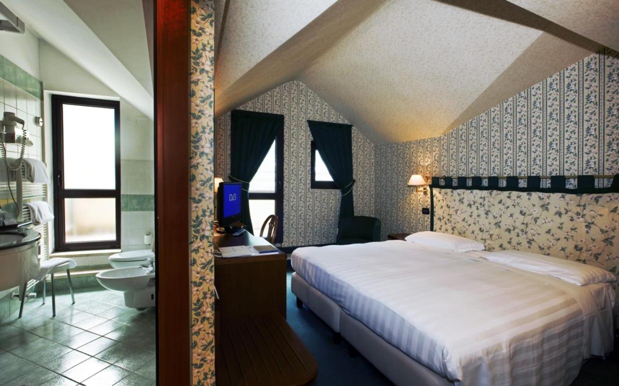 Classic Double Room - Photo 5