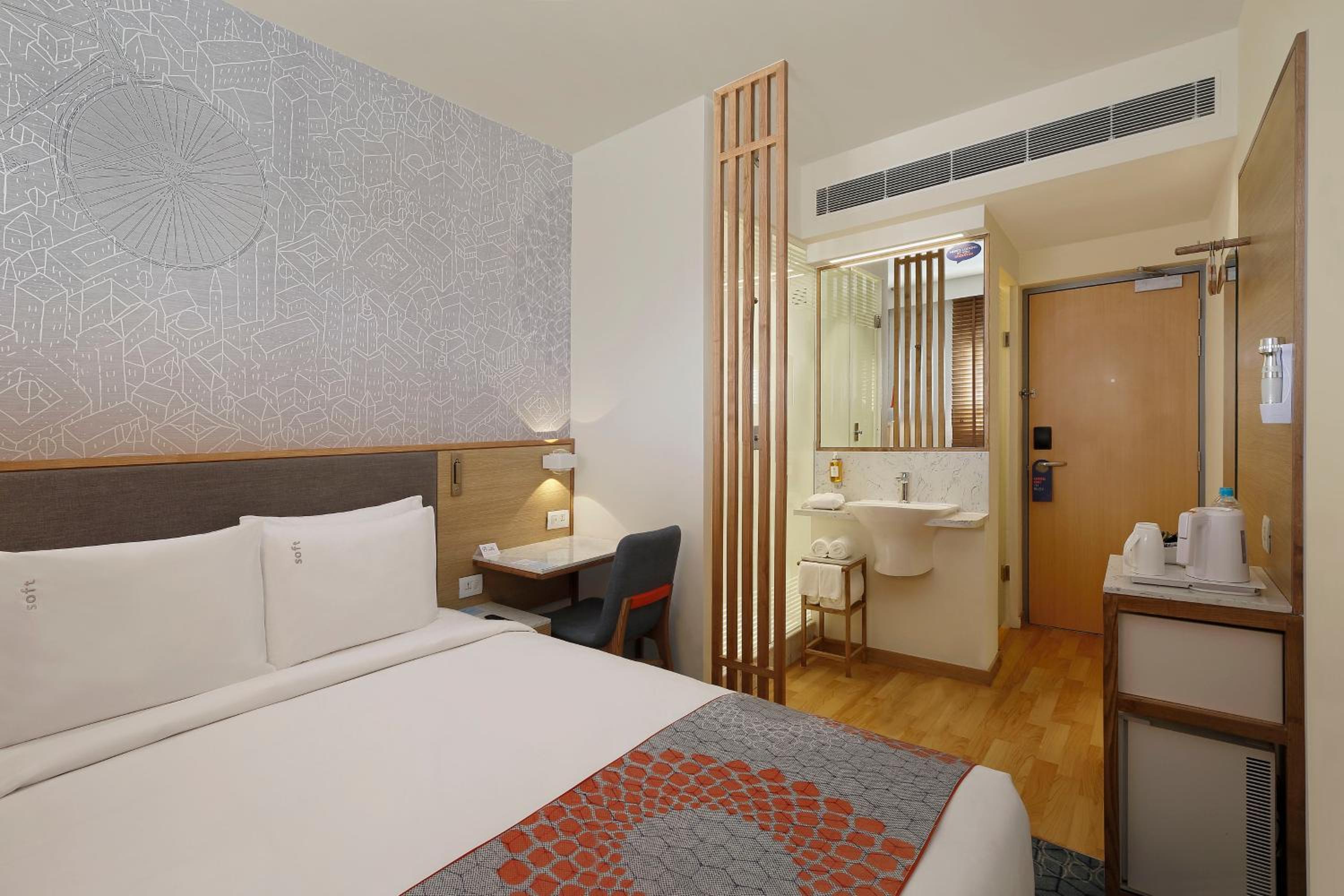 Standard Queen Room