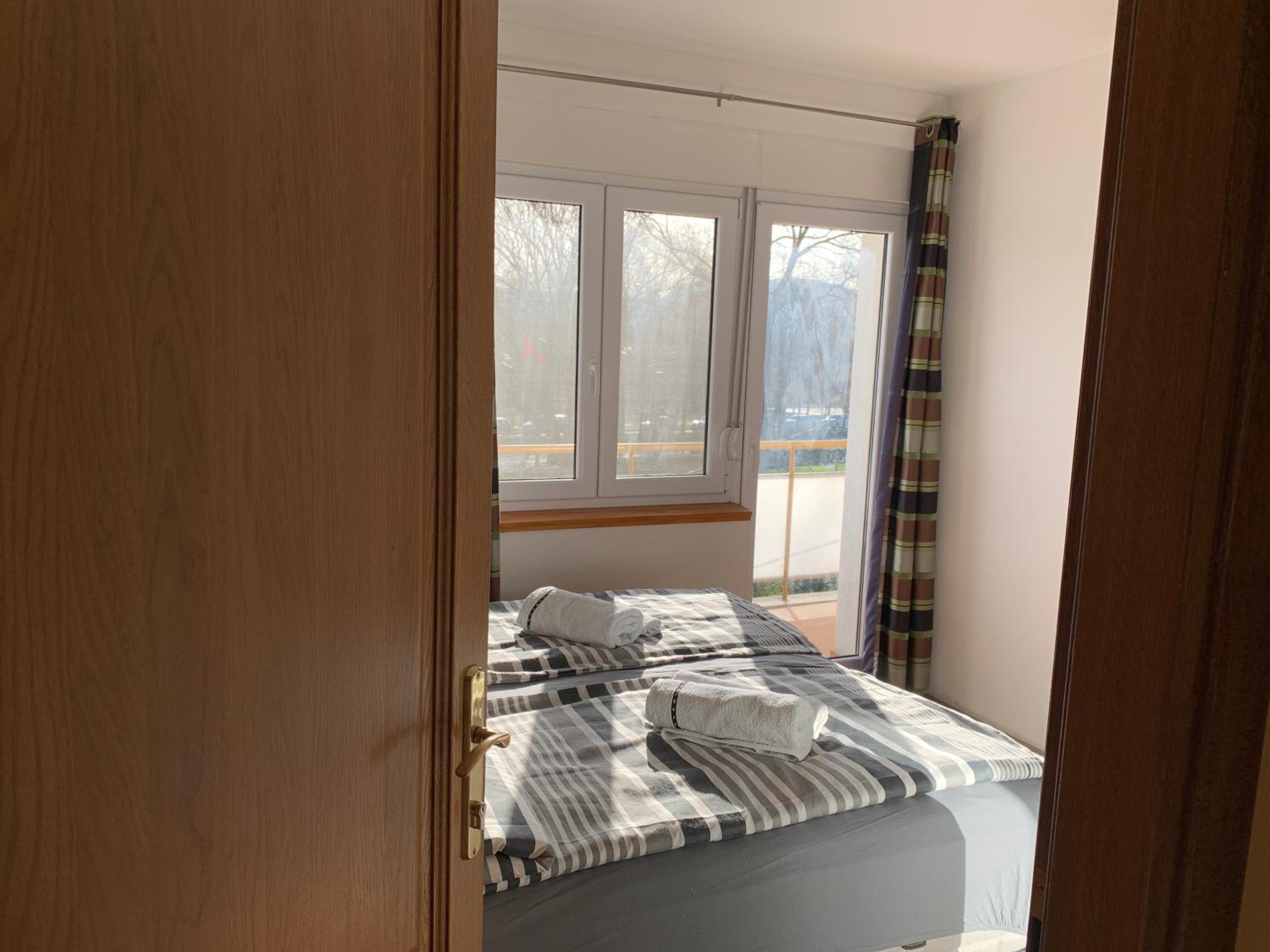 Double Room - Photo 7