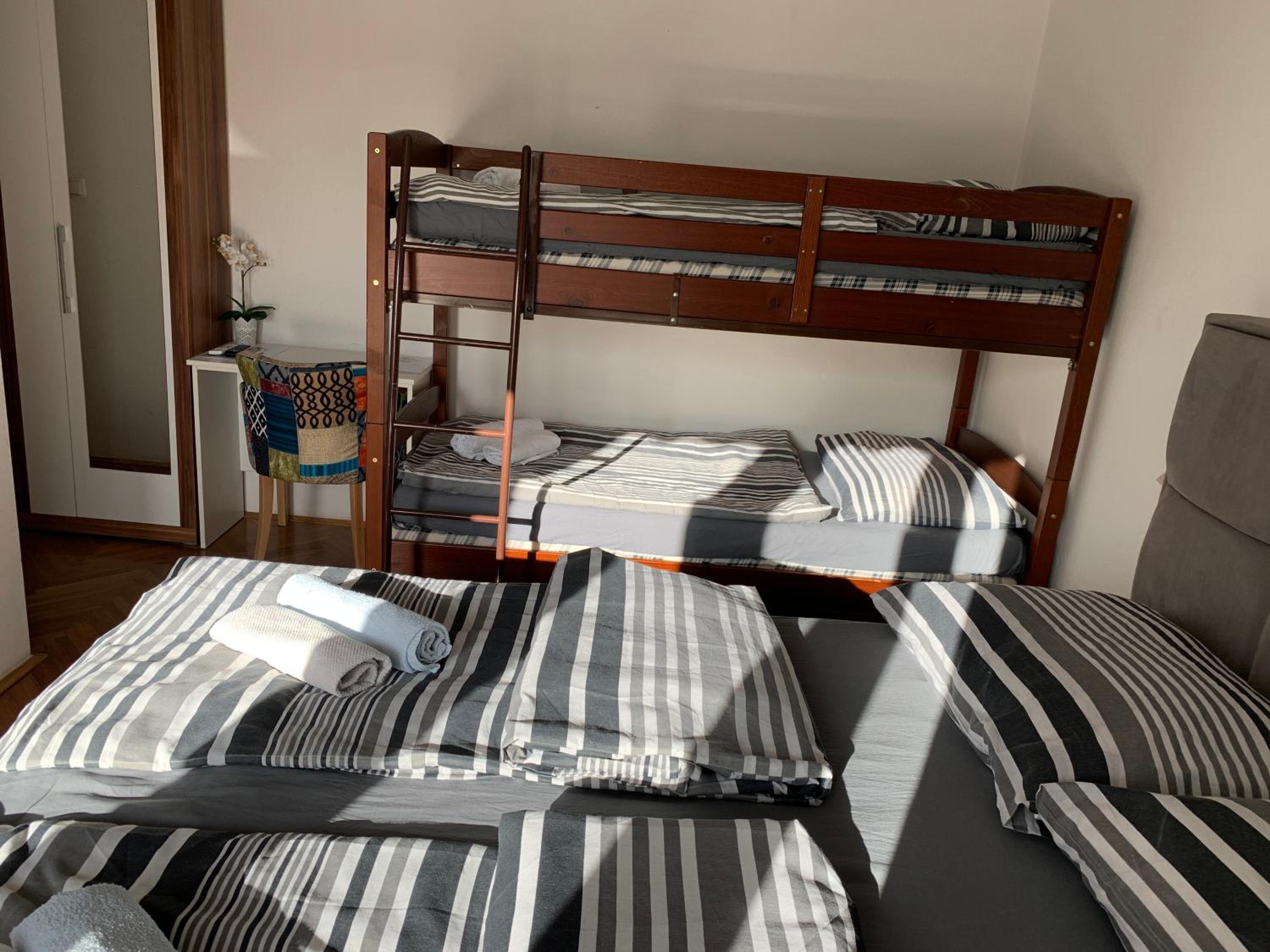 Standard Quadruple Room - Photo 2