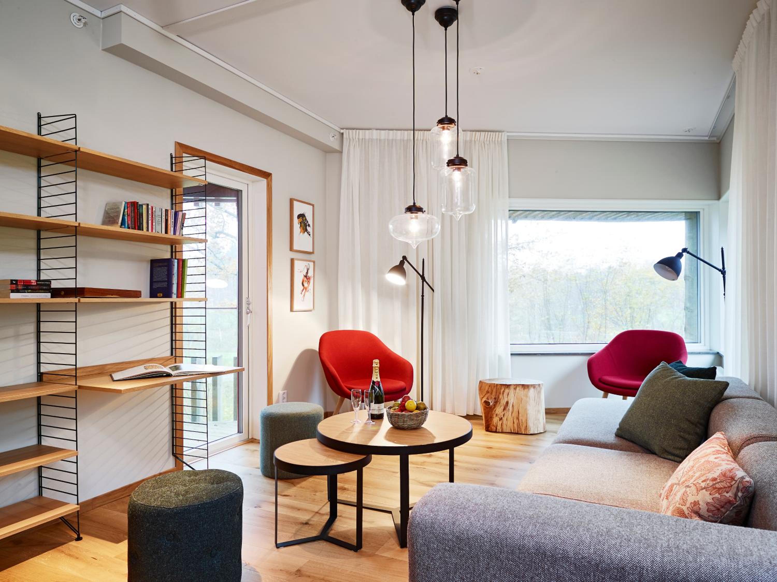 Suite - Photo 3
