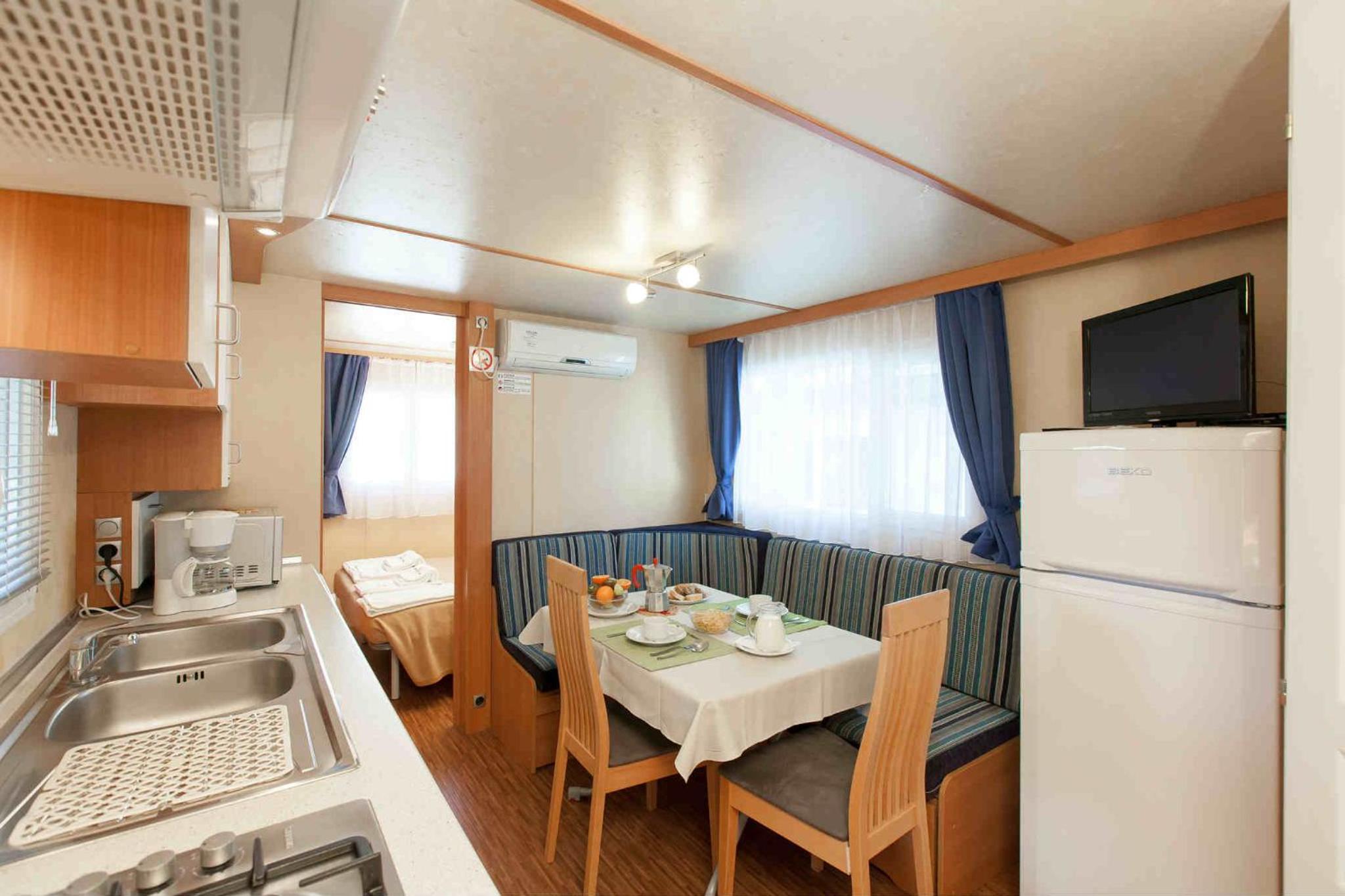 Deluxe Mobile Home photo 3