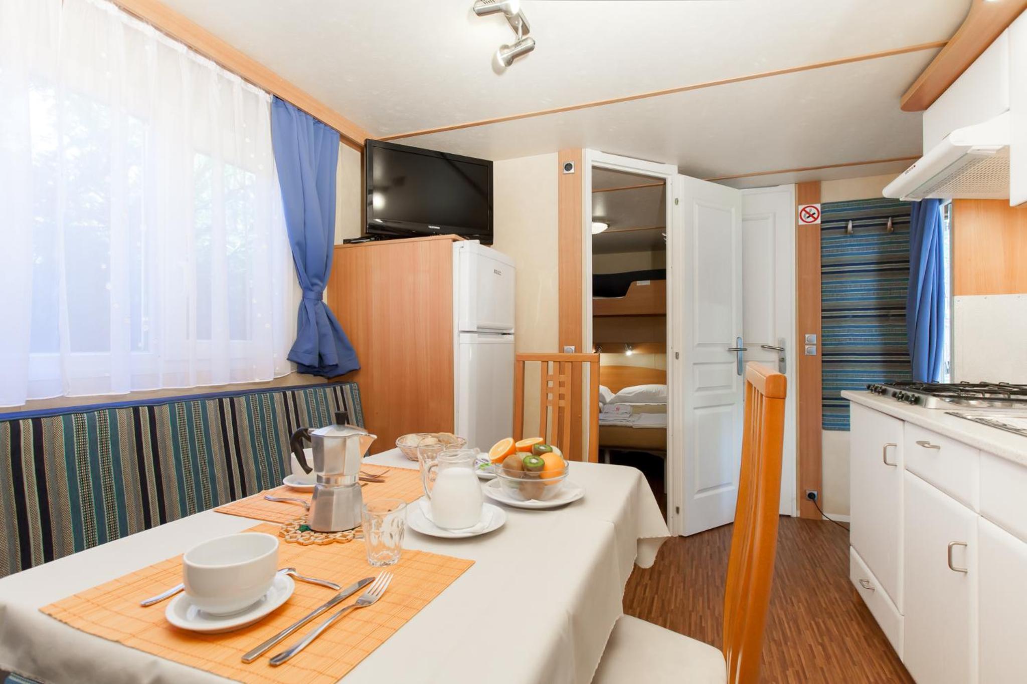 Deluxe Mobile Home (4 Adults) photo 3