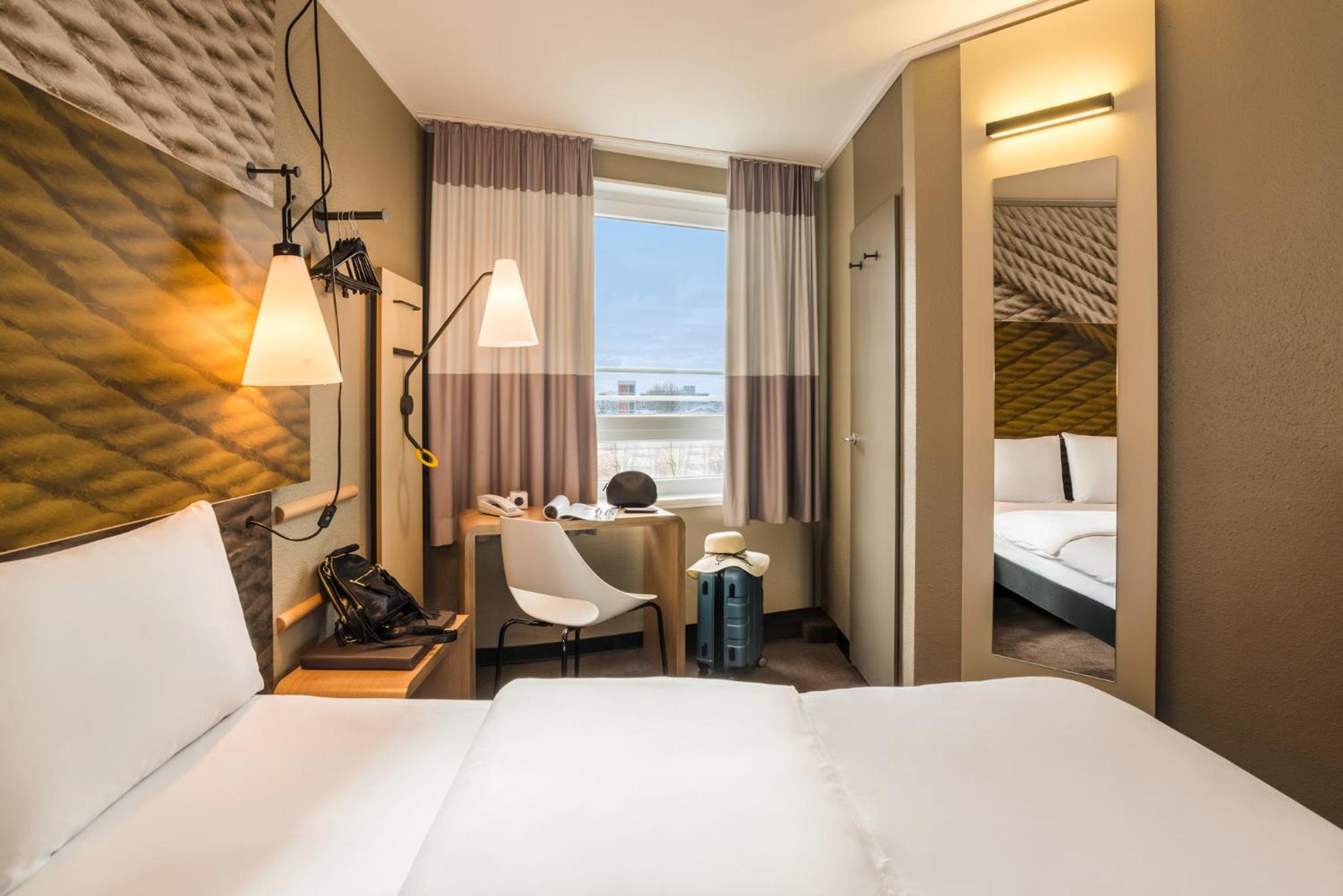 Standard King Room - Photo 3