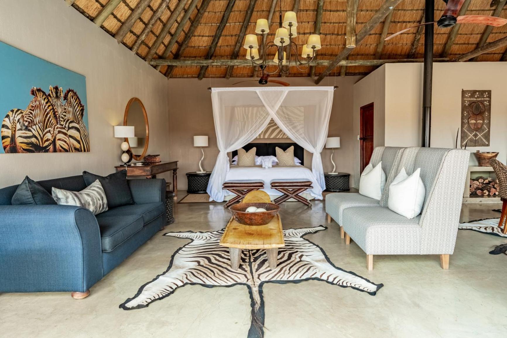 Deluxe King Suite photo 3