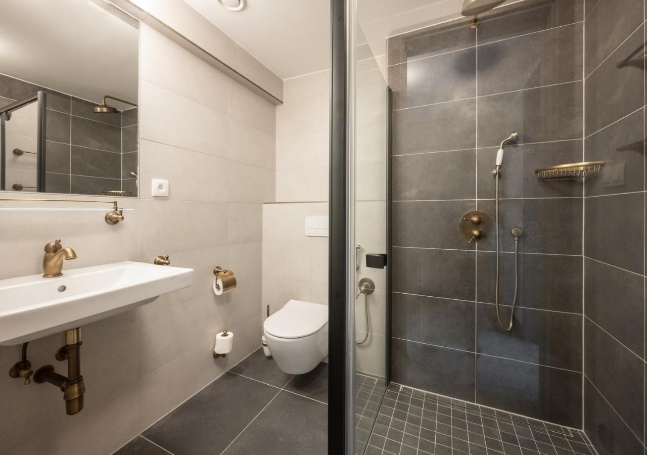 Junior Suite with Spa Access photo 3