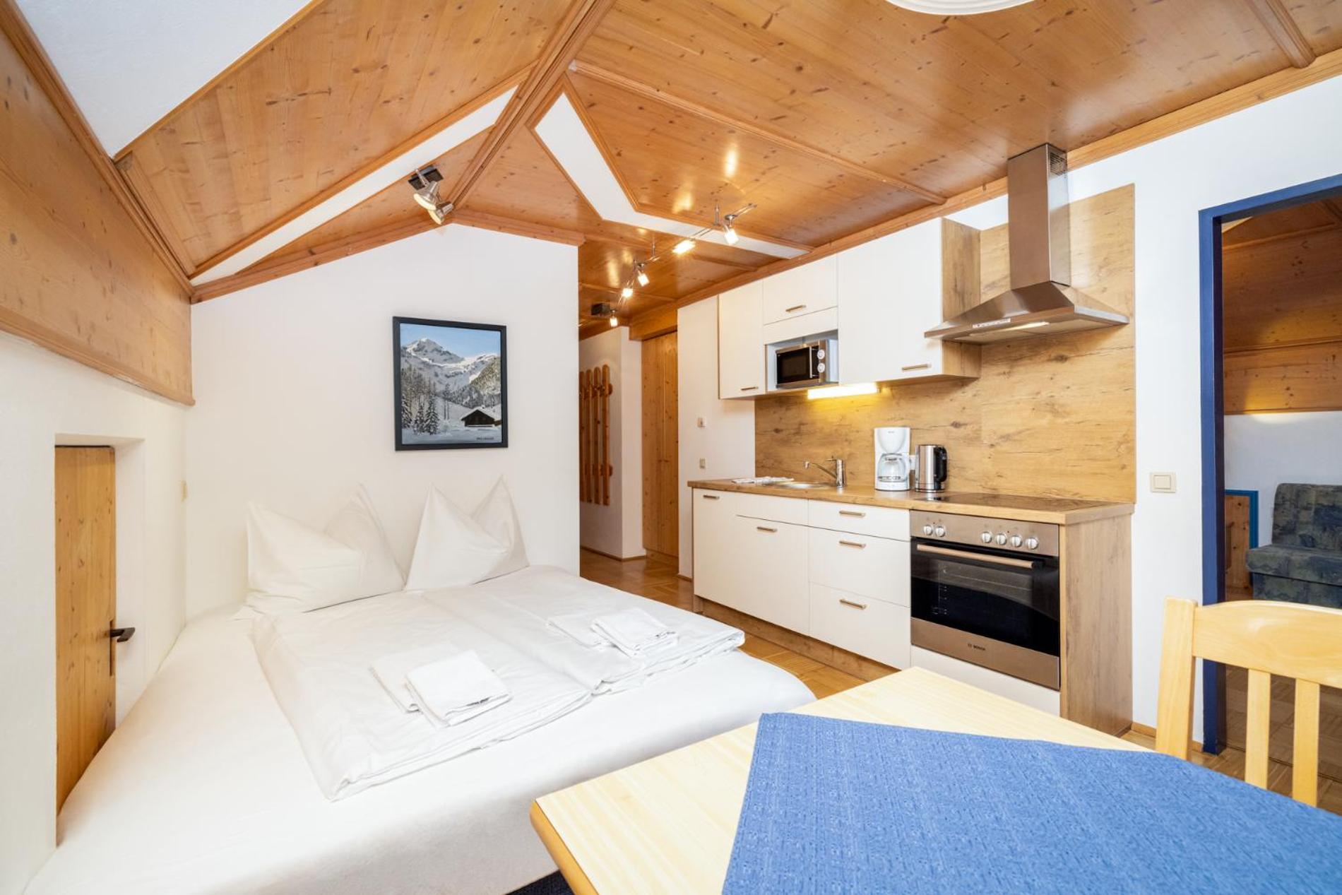 Two-Bedroom Apartment - Photo 3