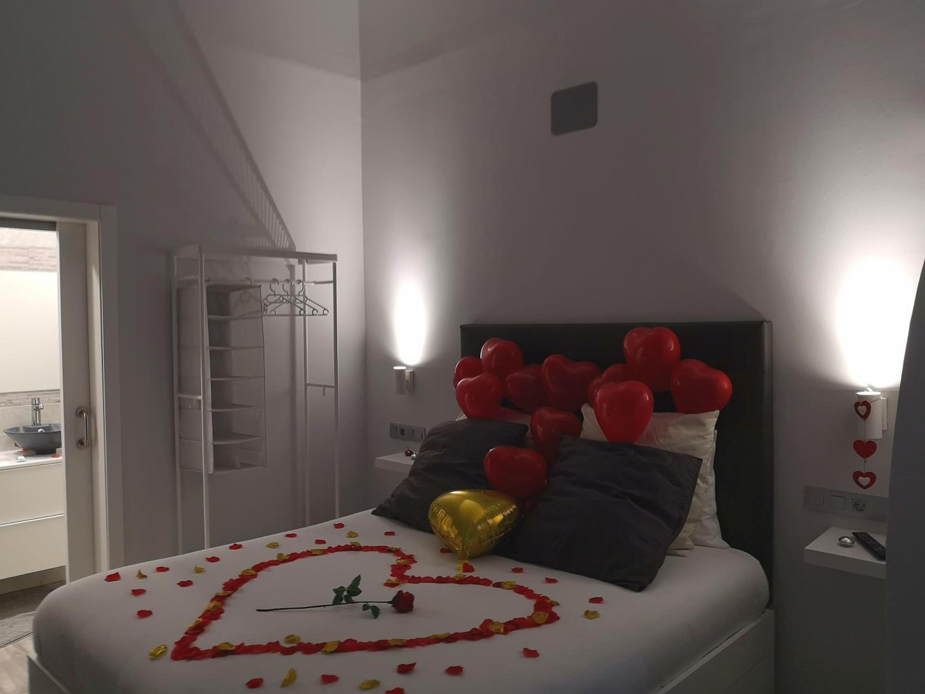Deluxe Suite with Jacuzzi - Venus - Photo 44