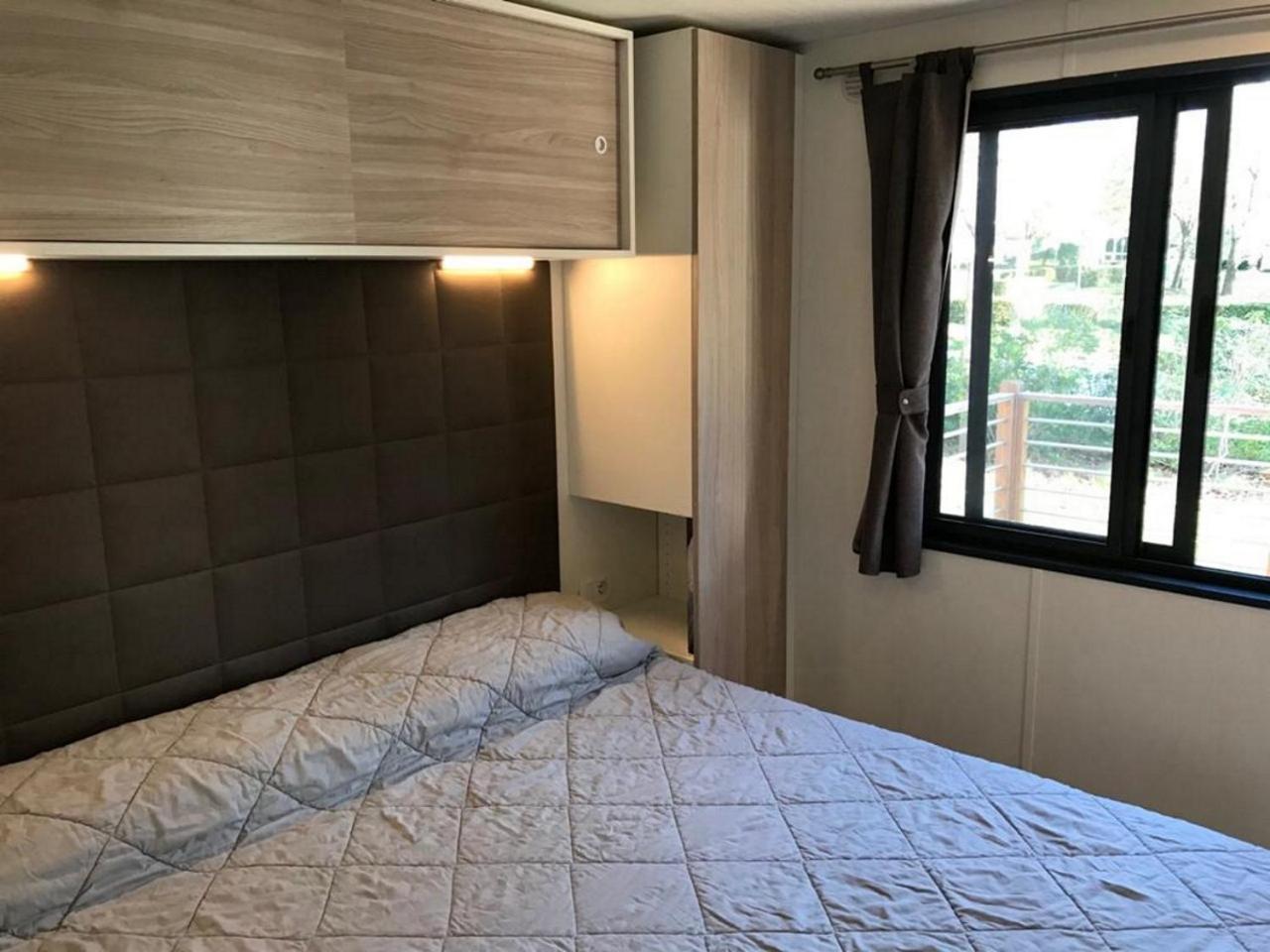 Mobile Home photo 2