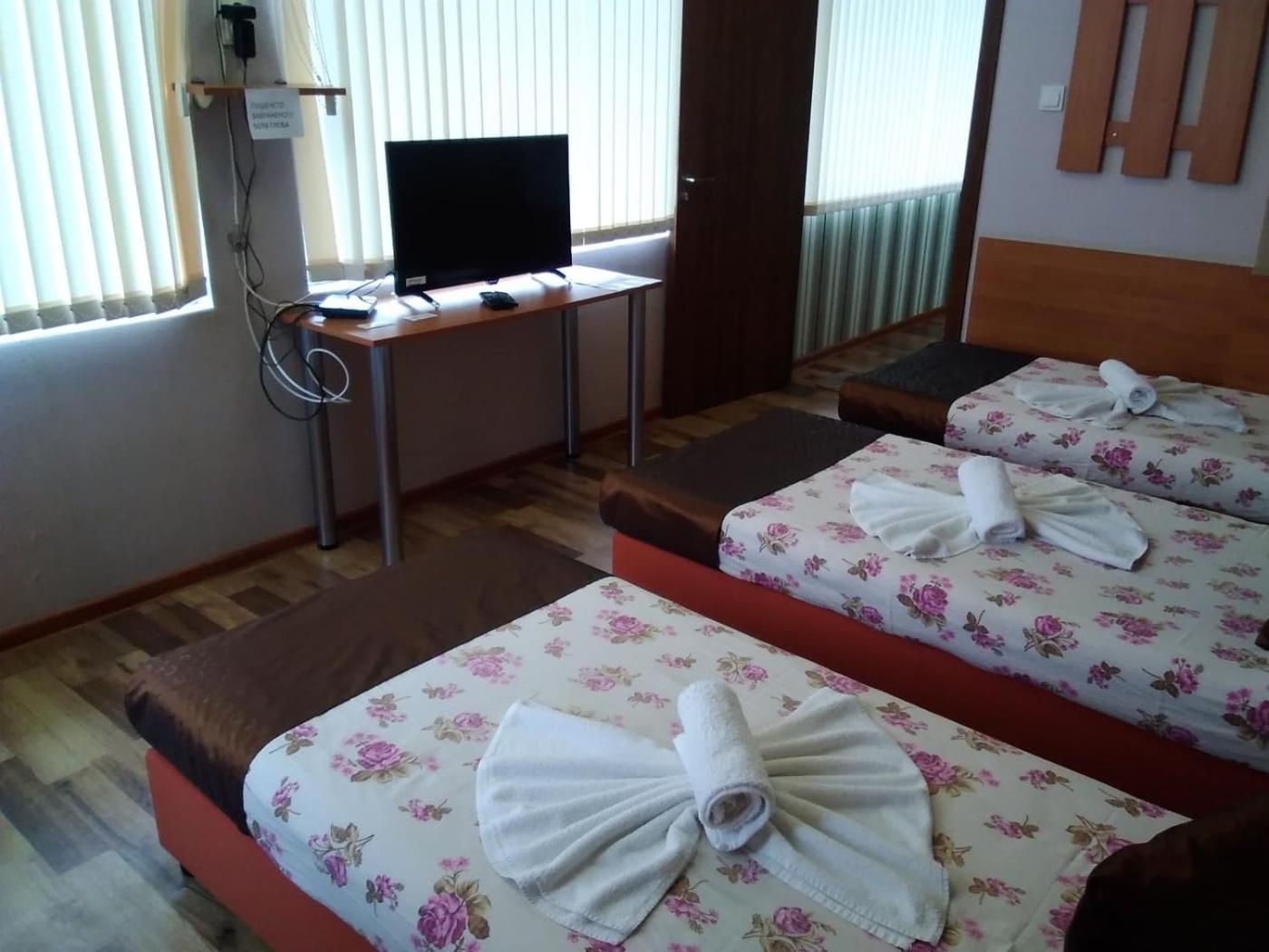 Standard Triple Room - Photo 8