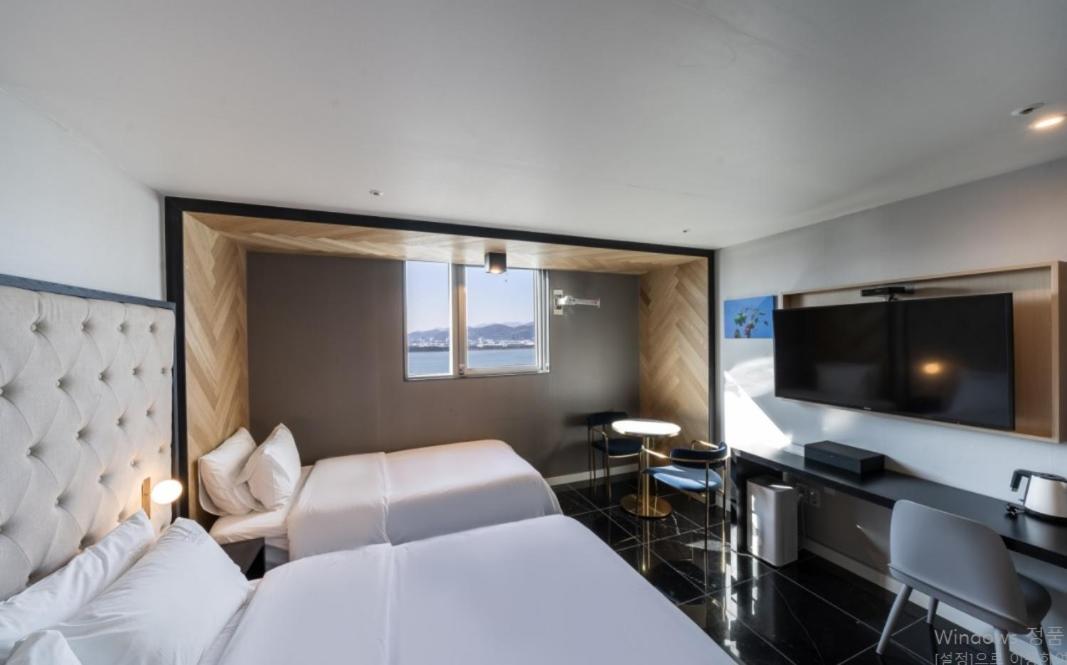 Deluxe Twin Room - Photo 3
