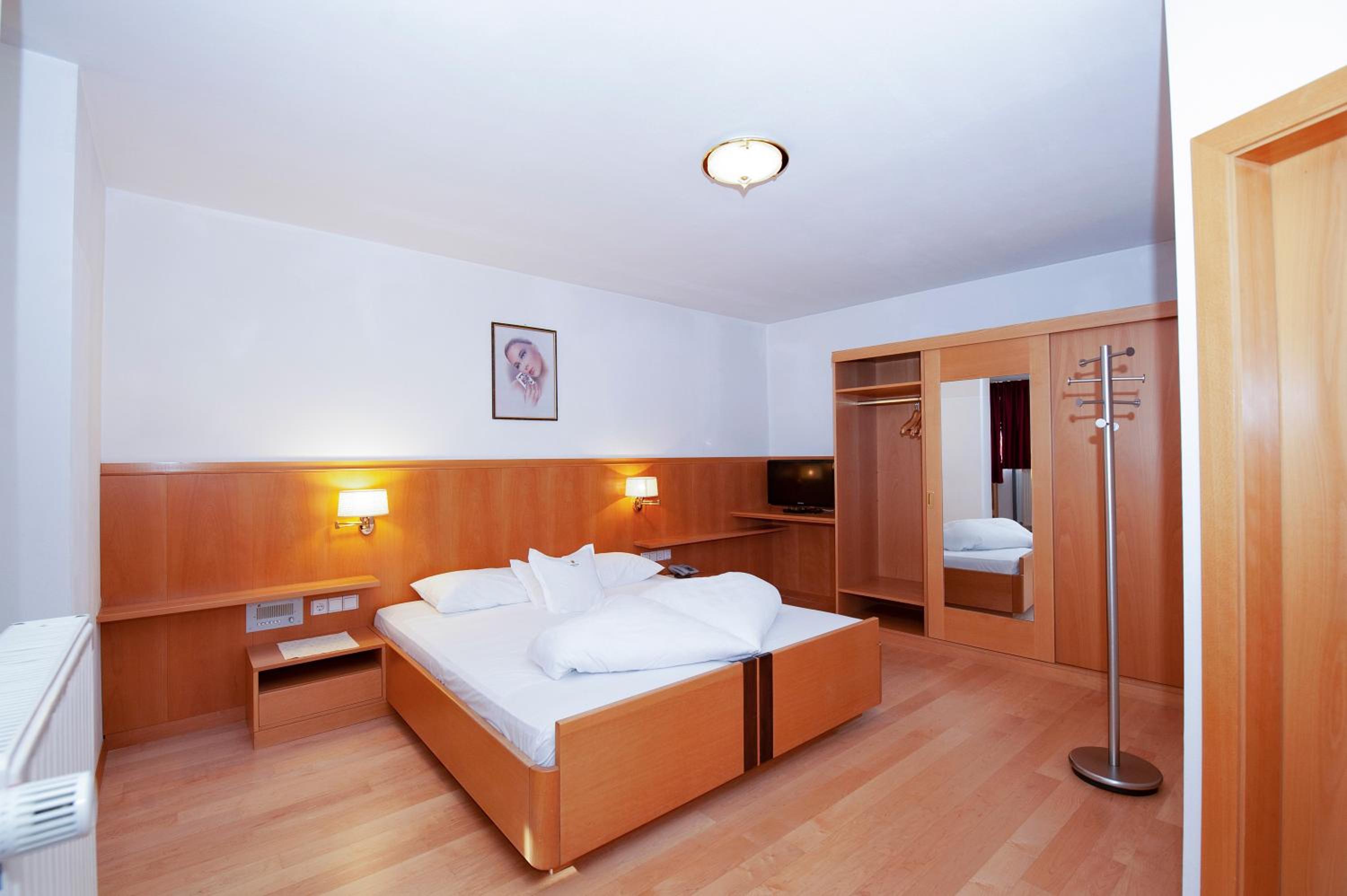 Standard Double Room photo 3