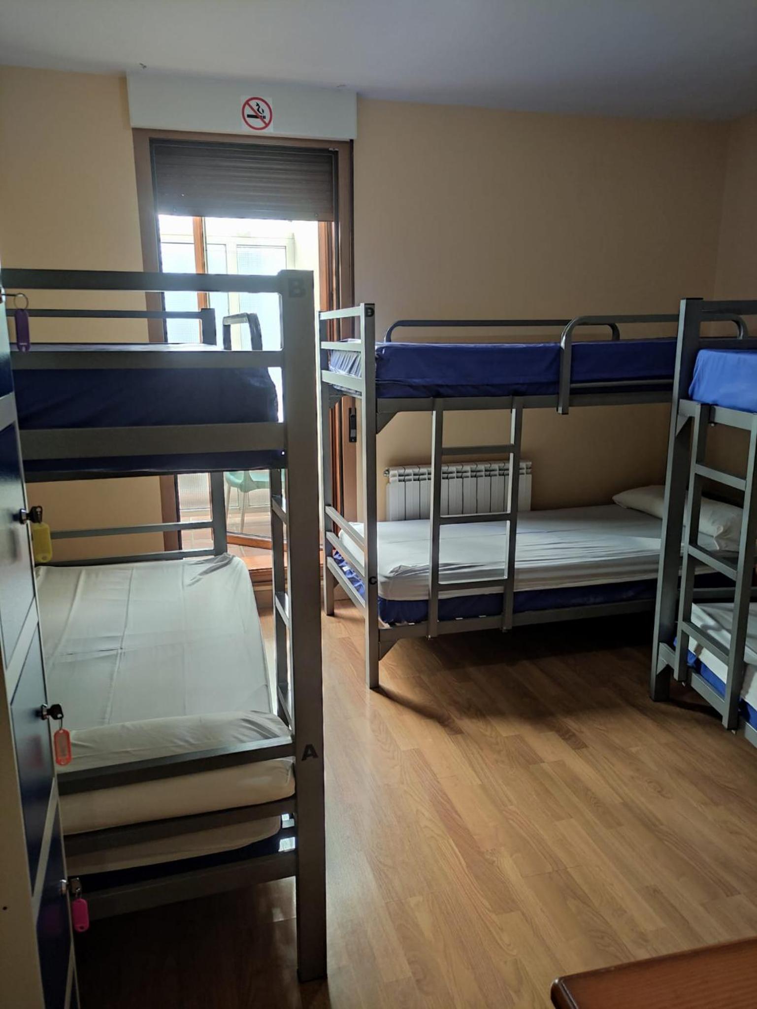 Single Bed in Dormitory Room photo 3