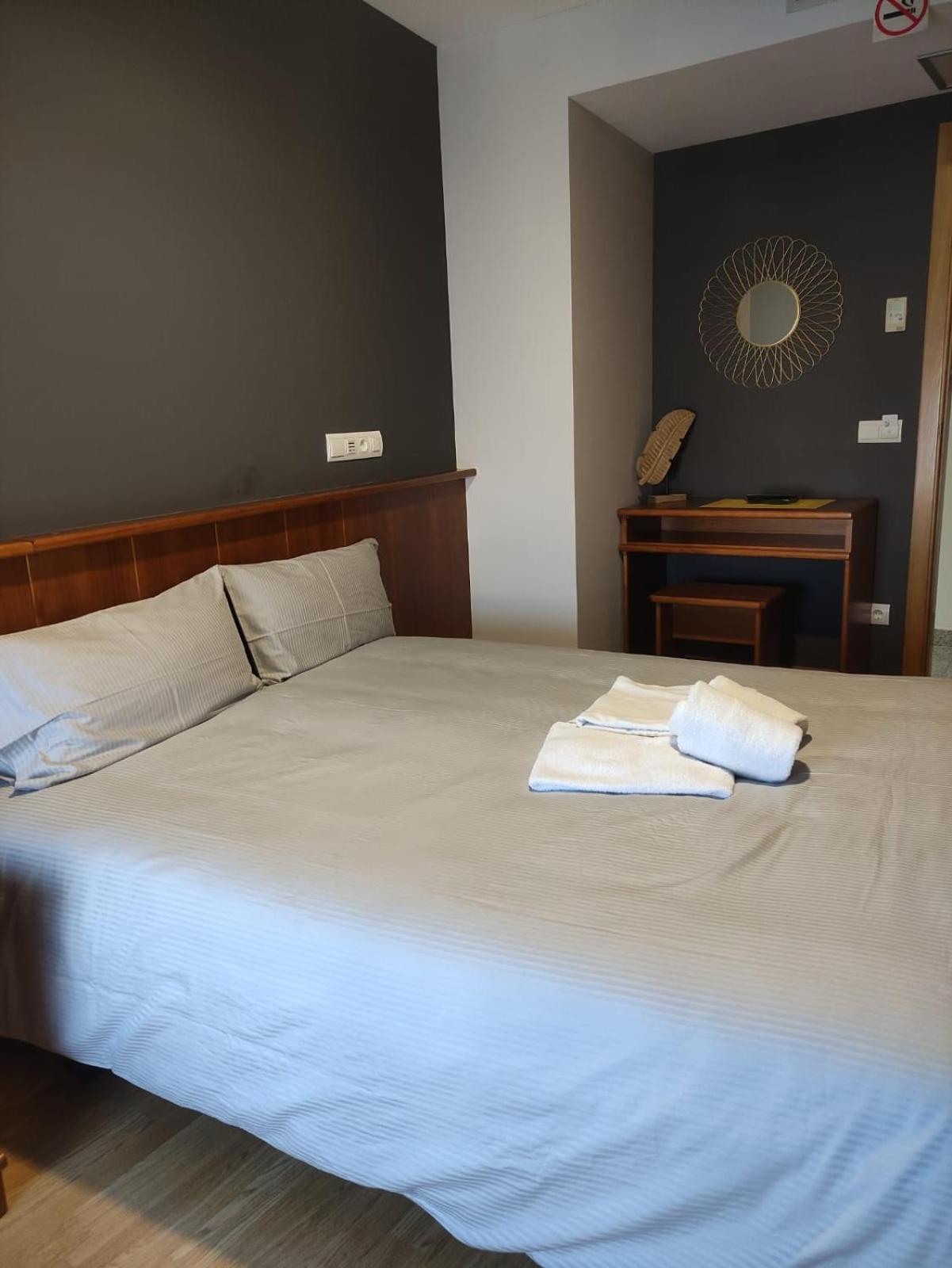 Triple Room with Bathroom photo 2