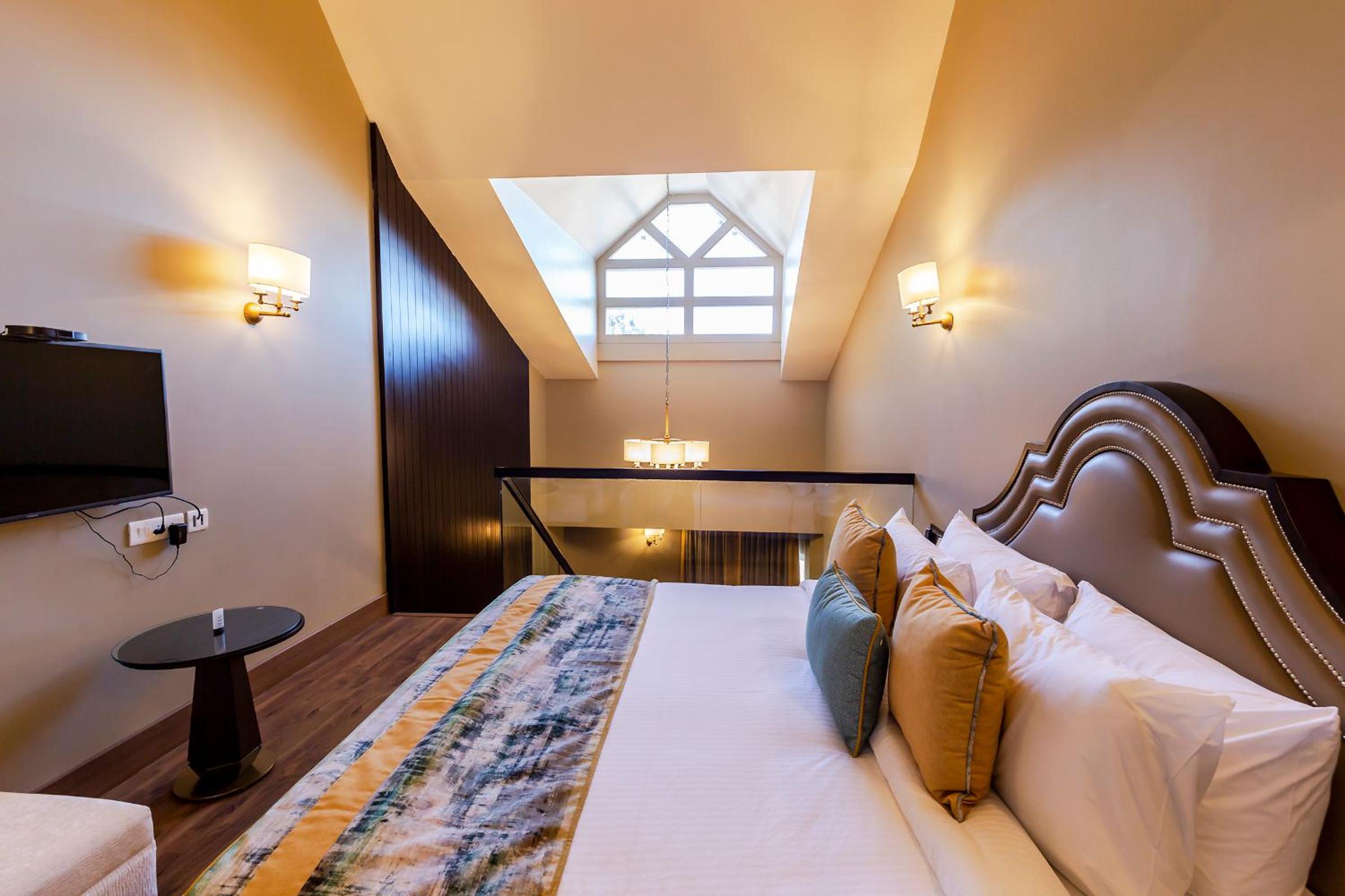 Suite with Mountain View