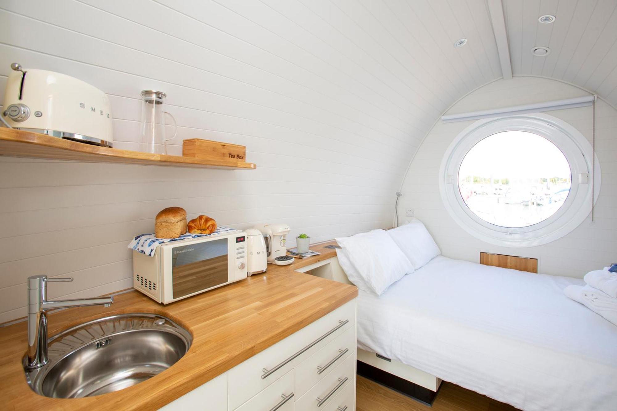 Deluxe Double Room with Sea View - Photo 38
