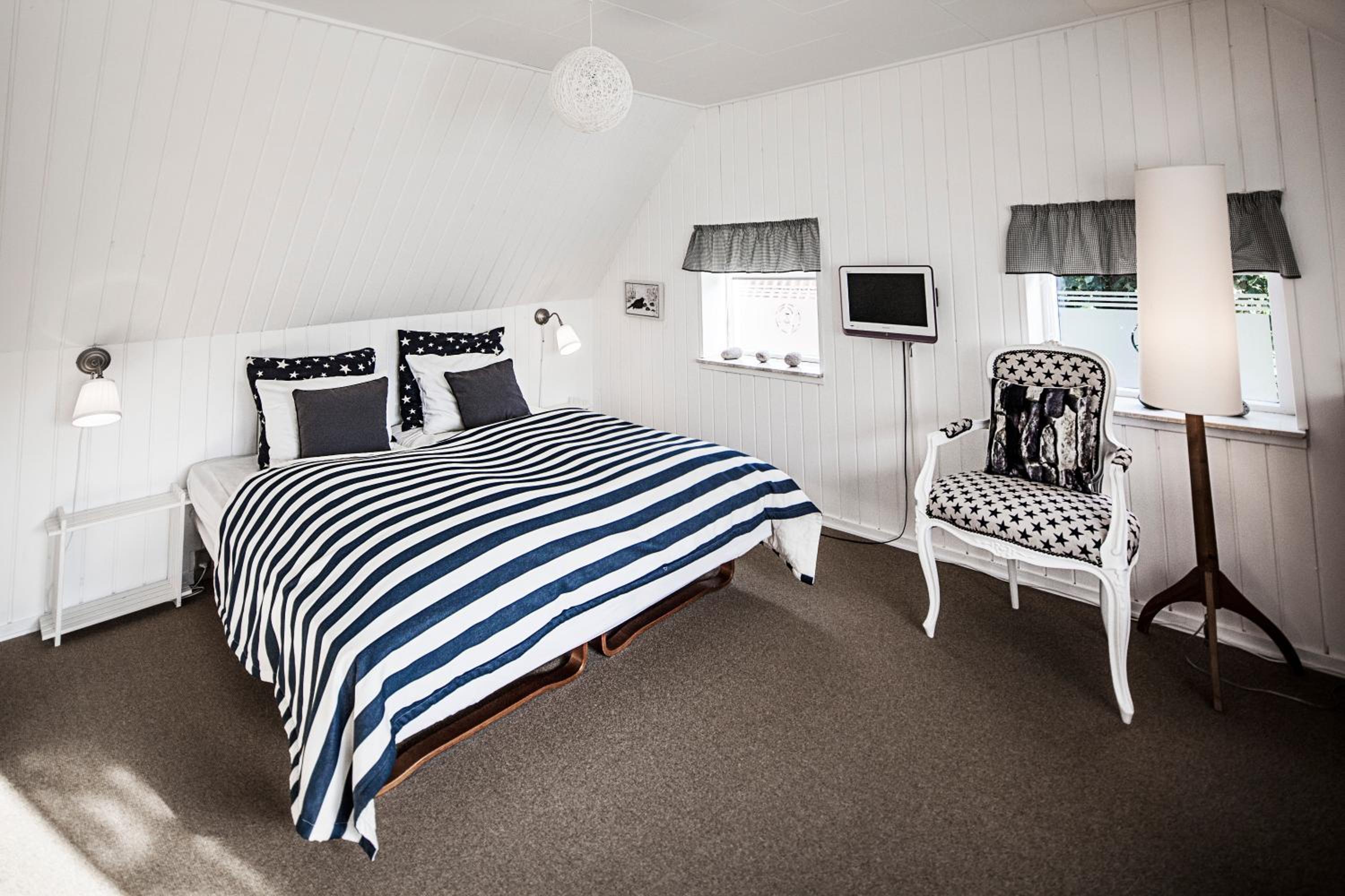 Budget Double Room photo 2