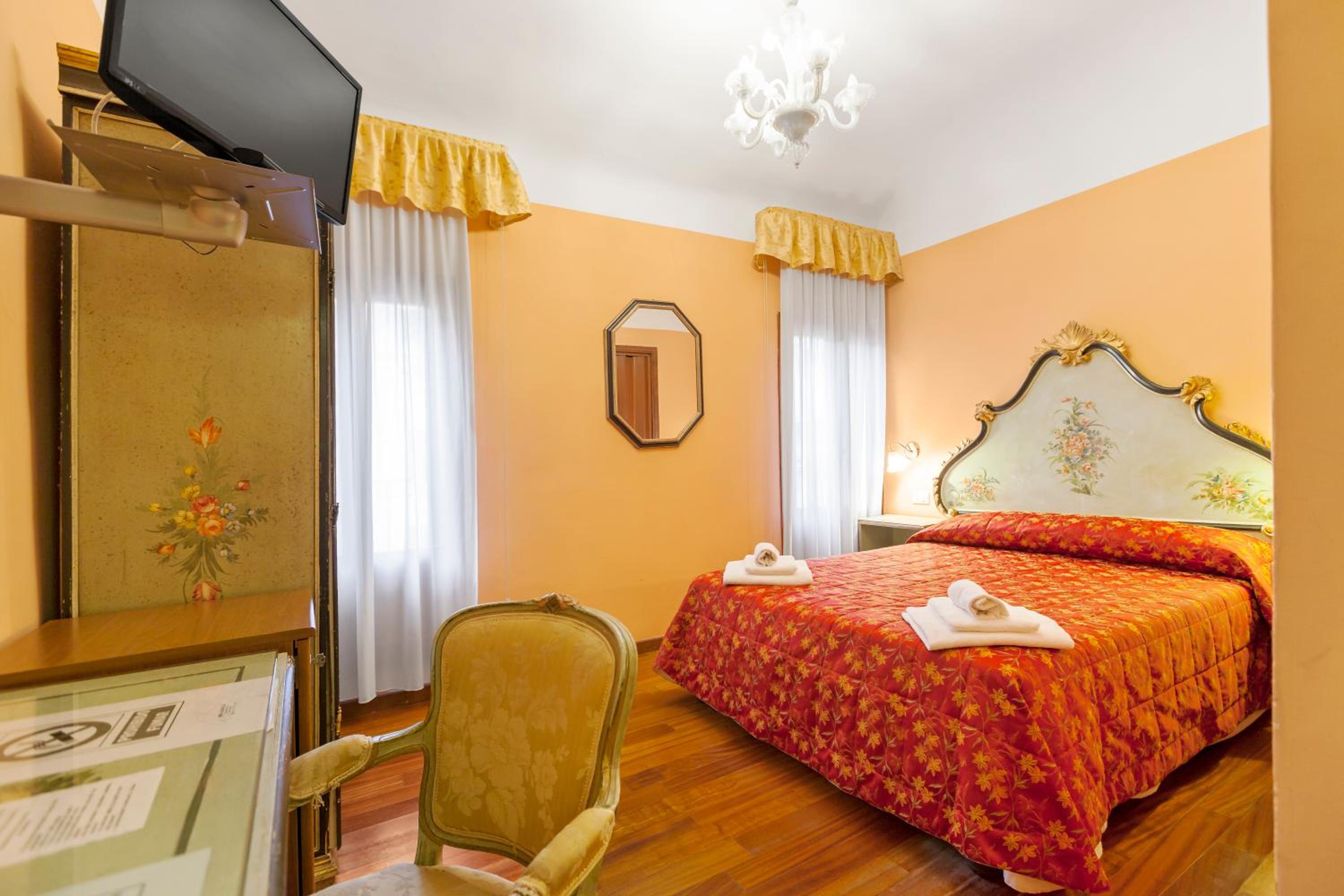 Superior Single Room photo 3