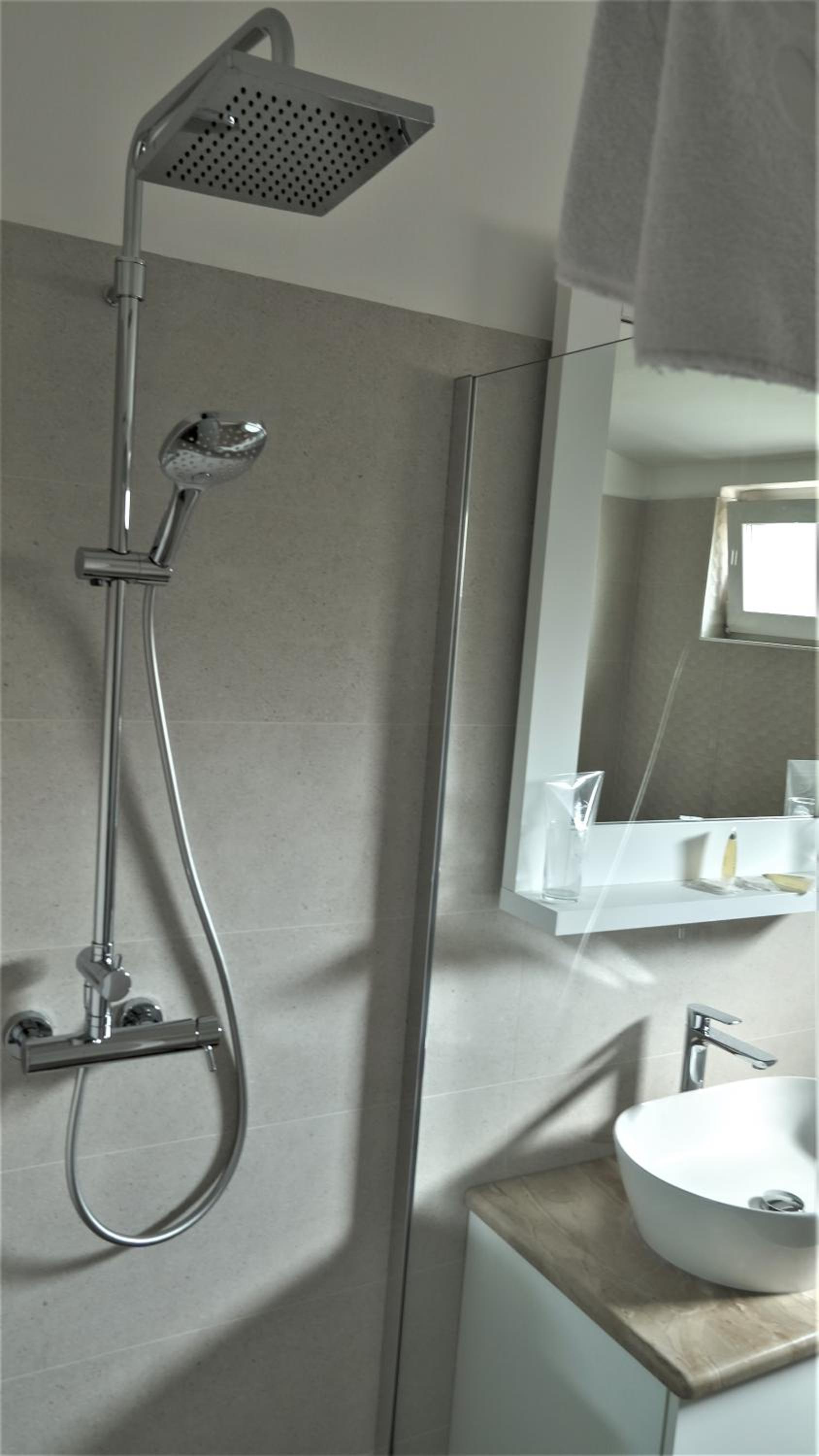Double Room - Photo 11
