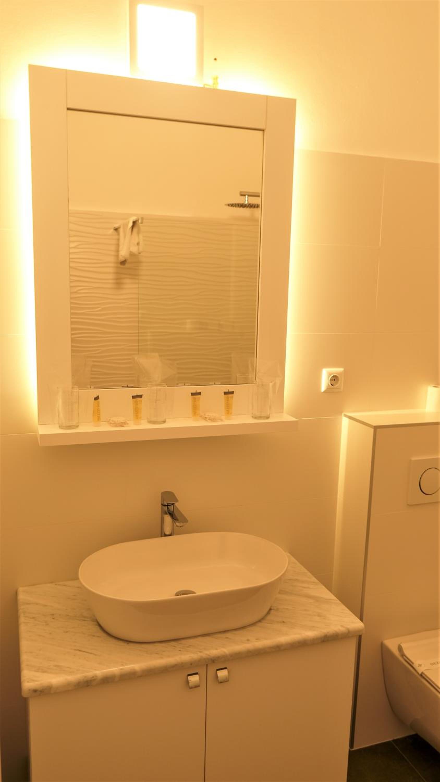 Double Room - Photo 19