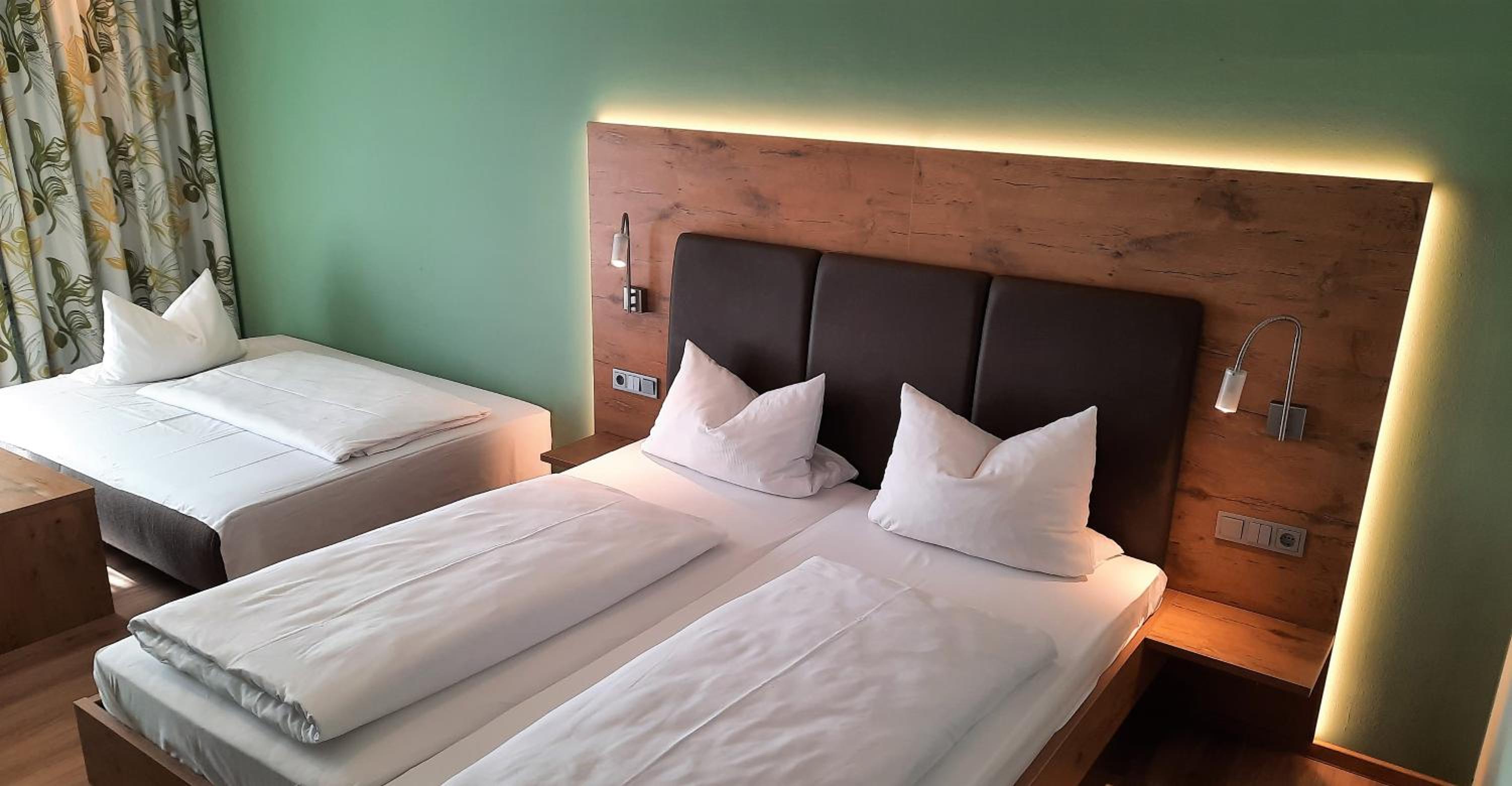 Premium Triple Room with Balcony/Terrace