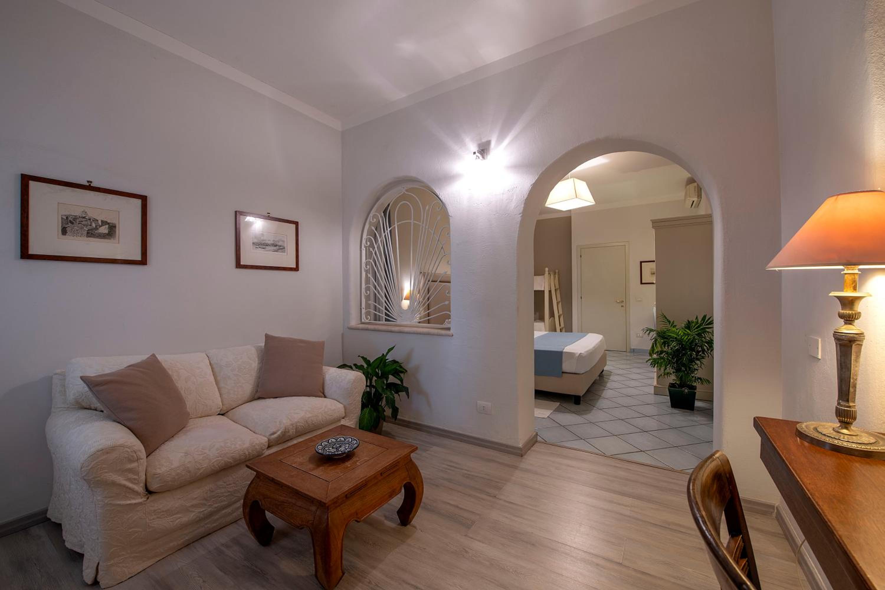 Family Room - Photo 2