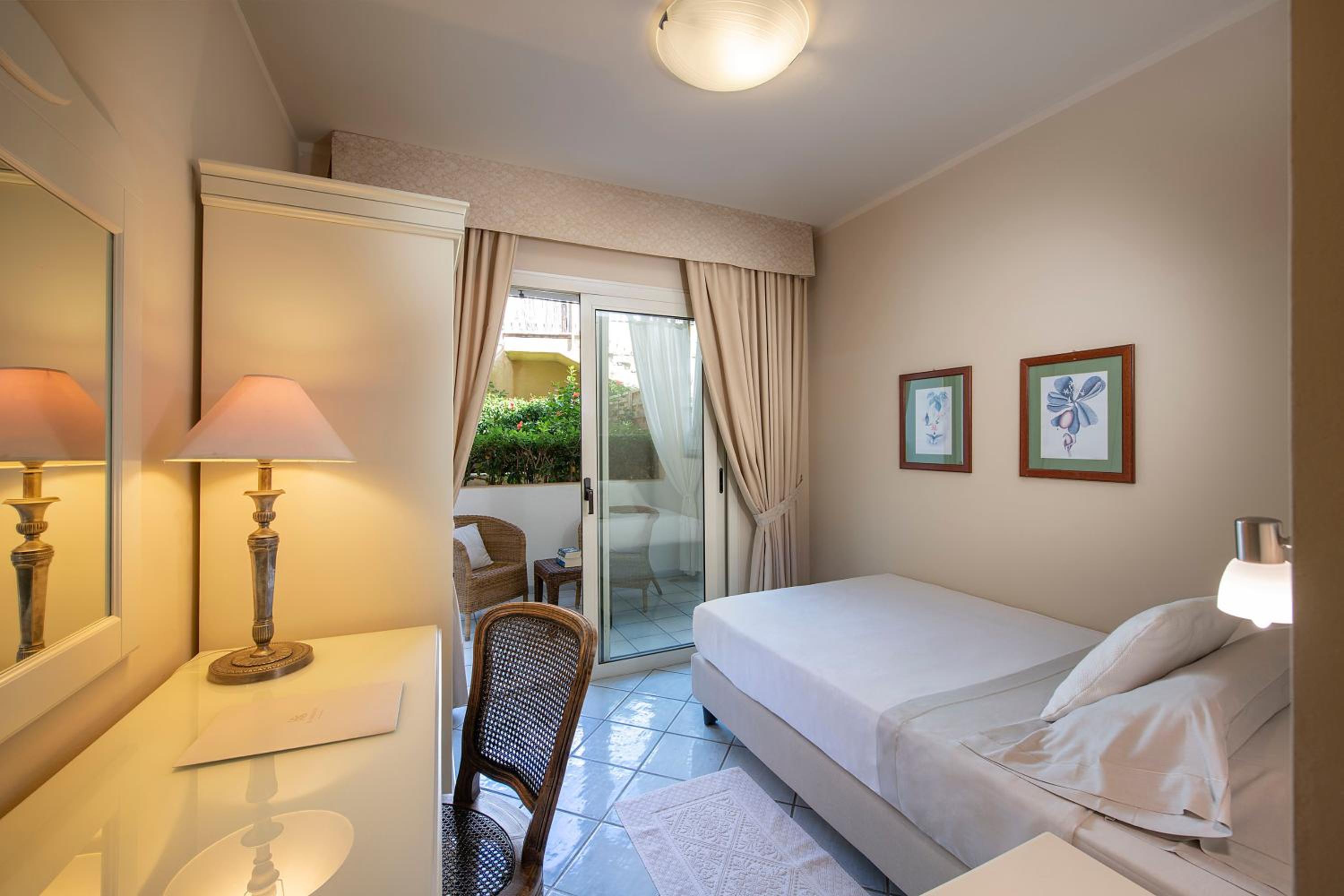 Single Room photo 2