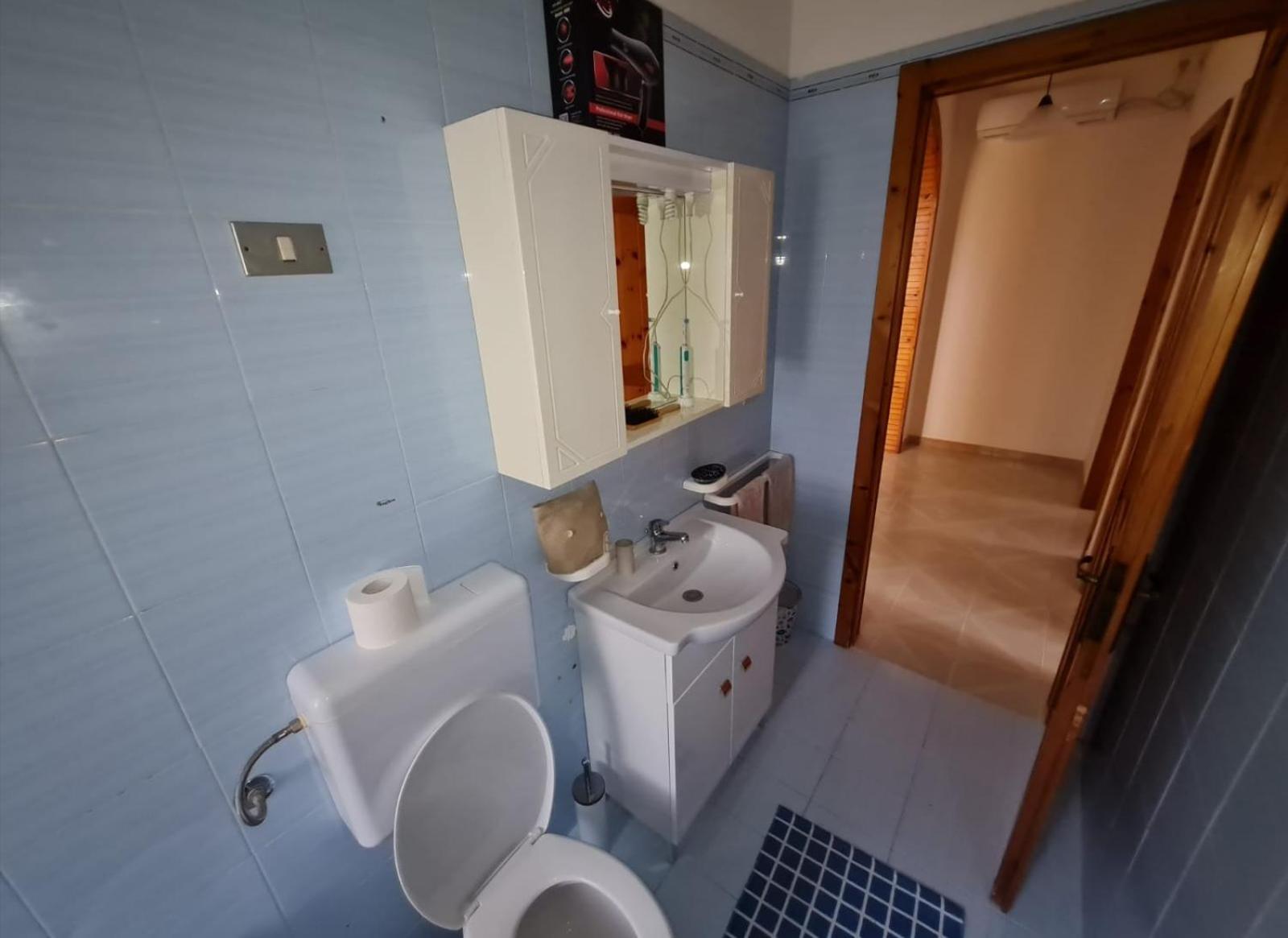 Two-Bedroom House - Photo 32