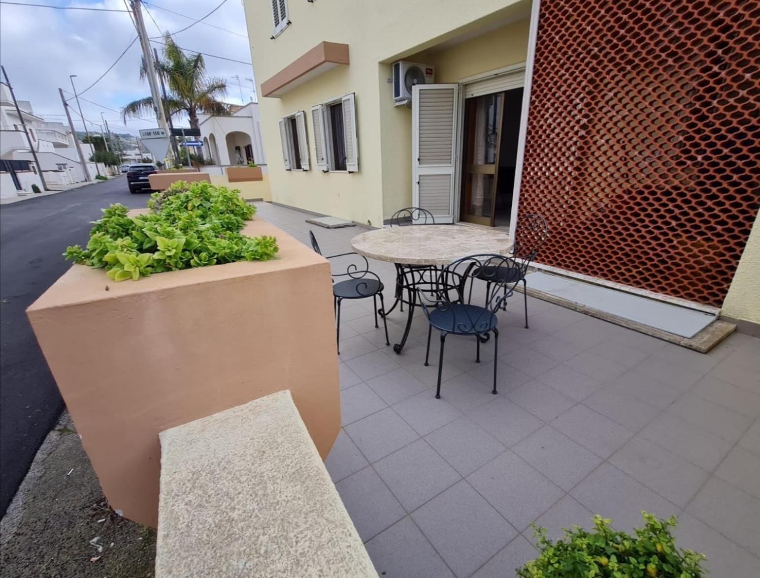 Two-Bedroom House - Photo 24