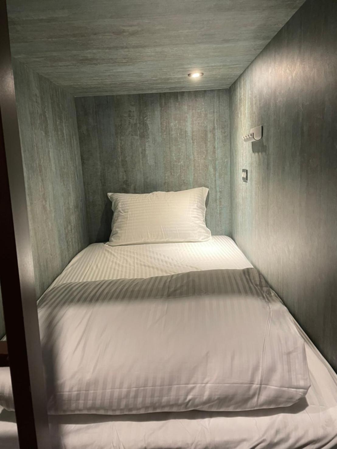 Bed in 12-Bed Mixed Dormitory Room photo 3
